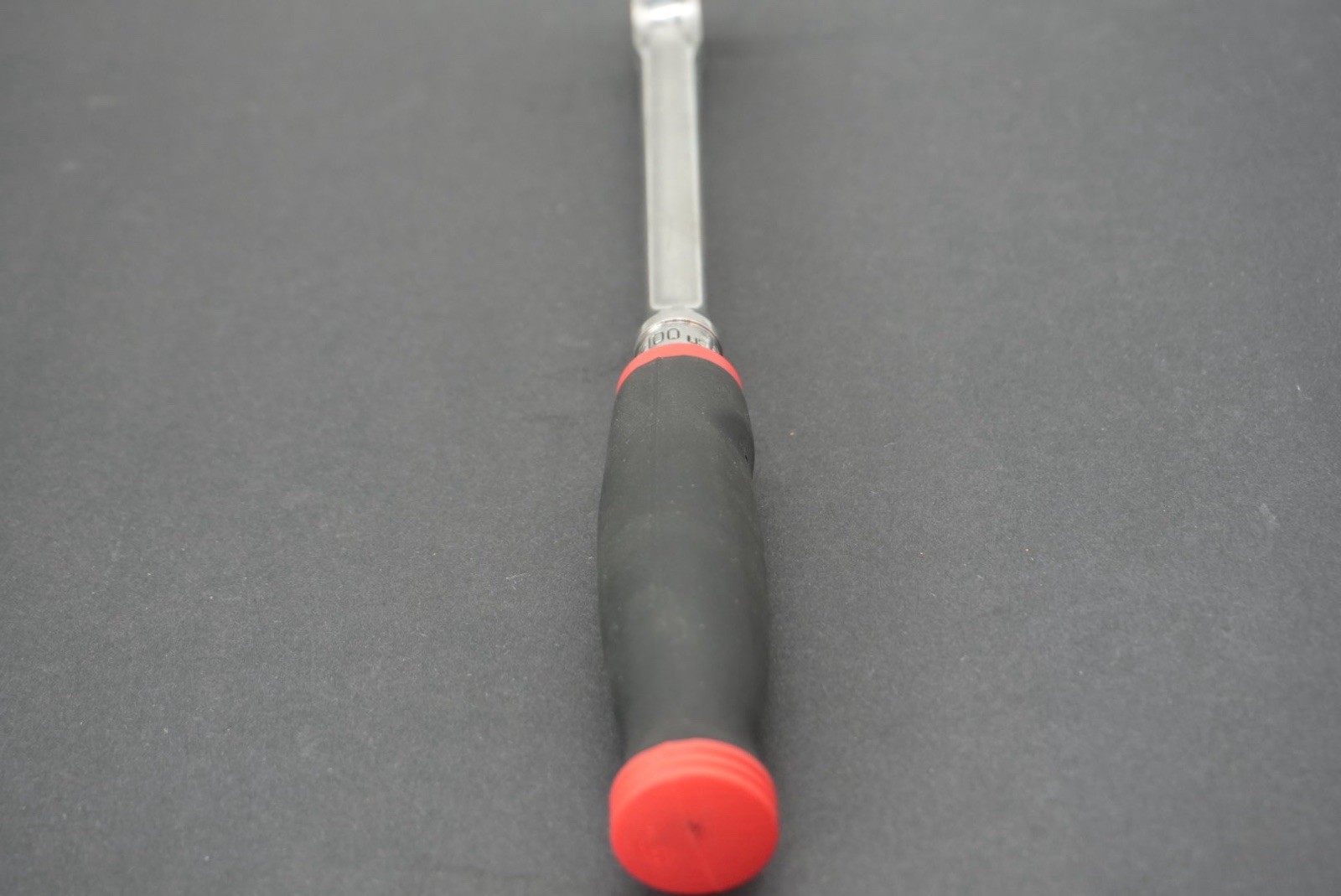 Snap On Ratchet 3/8” Drive Round Head Swivel Soft Grip Handle ( Red ) FHNF100