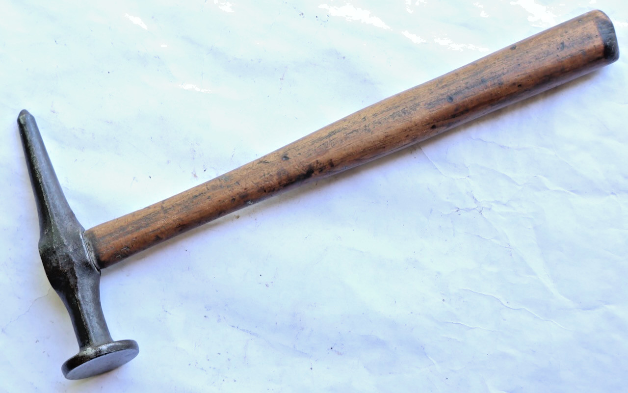 13.4 Oz. Unbranded Short Straight Pointed Peen Auto Body Repair Hammer / MTT
