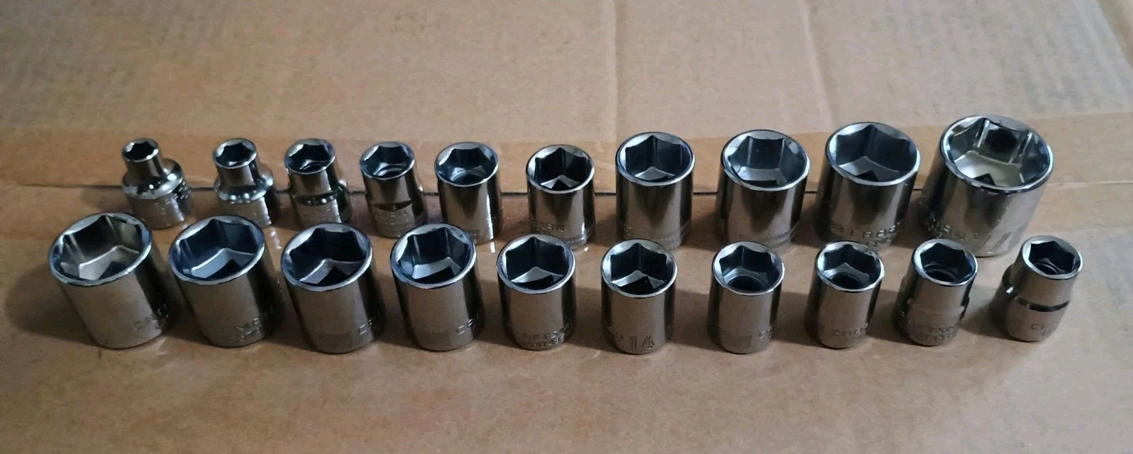 CRAFTSMAN 20 Piece SAE and METRIC 6 Point Socket Set For 3/8″ Inch Drive