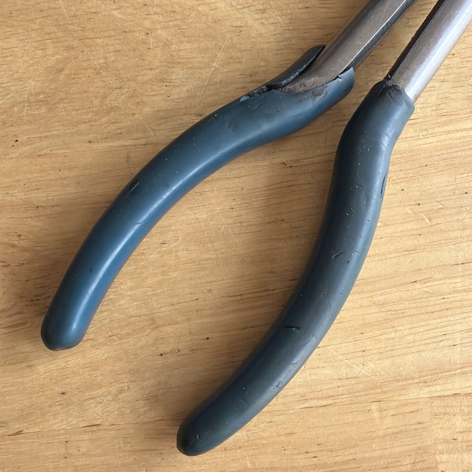 Blue Point 13″ Long Reach Compound Double Joint Needle Nose Pliers 913DJBCP