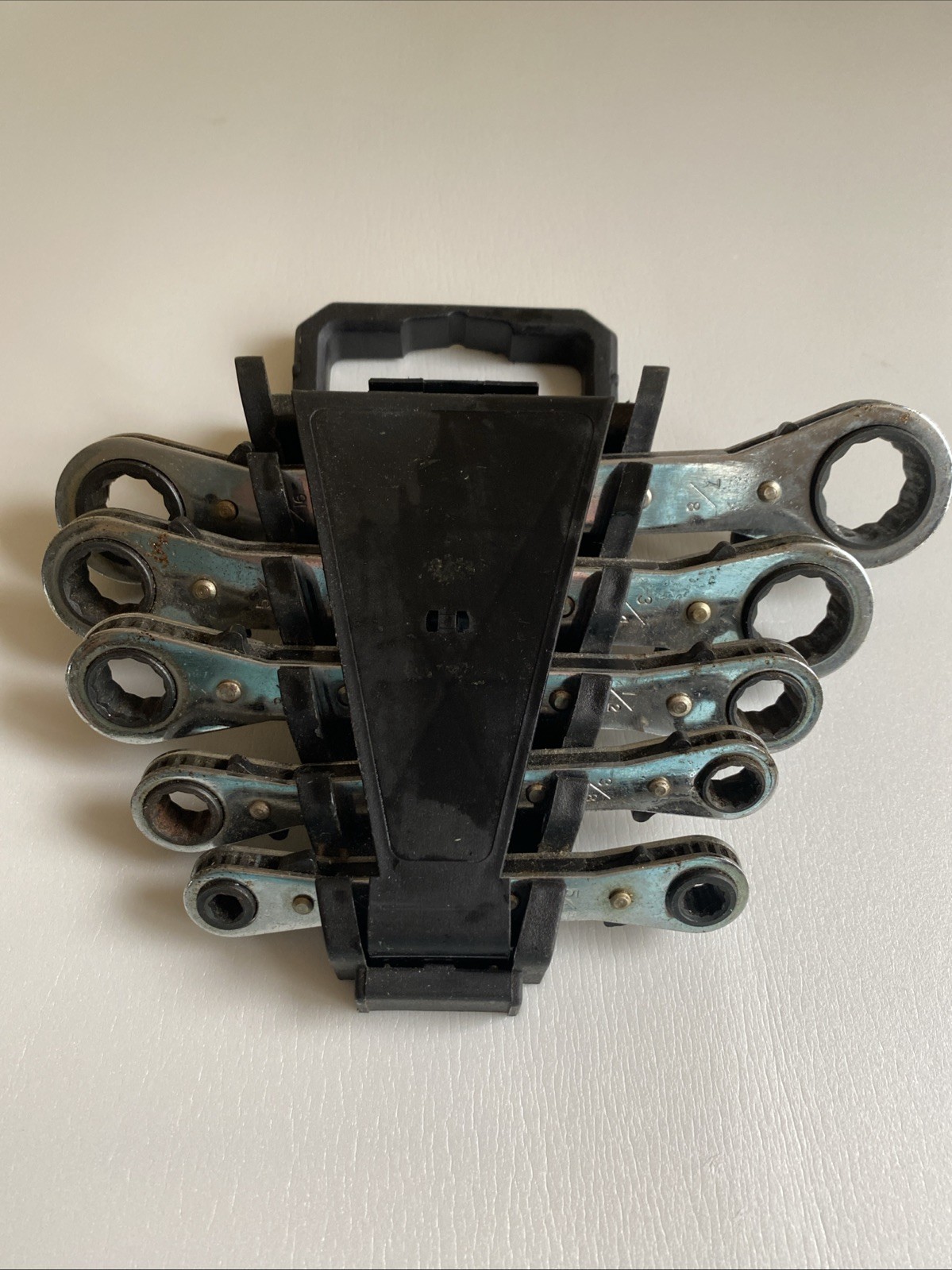 DURABUILT Ratcheting Double Box End 5-piece Wrench Set w/Wall Mount Holder; SAE