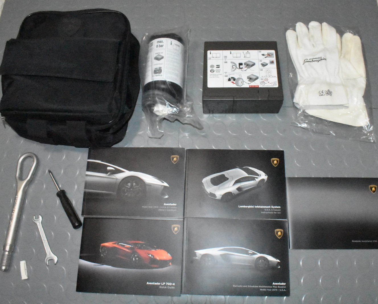 2015 Lamborghini AVENTADOR Owners Manual KIT TIRE TOOL AIR COMPRESSOR PUMP – SET