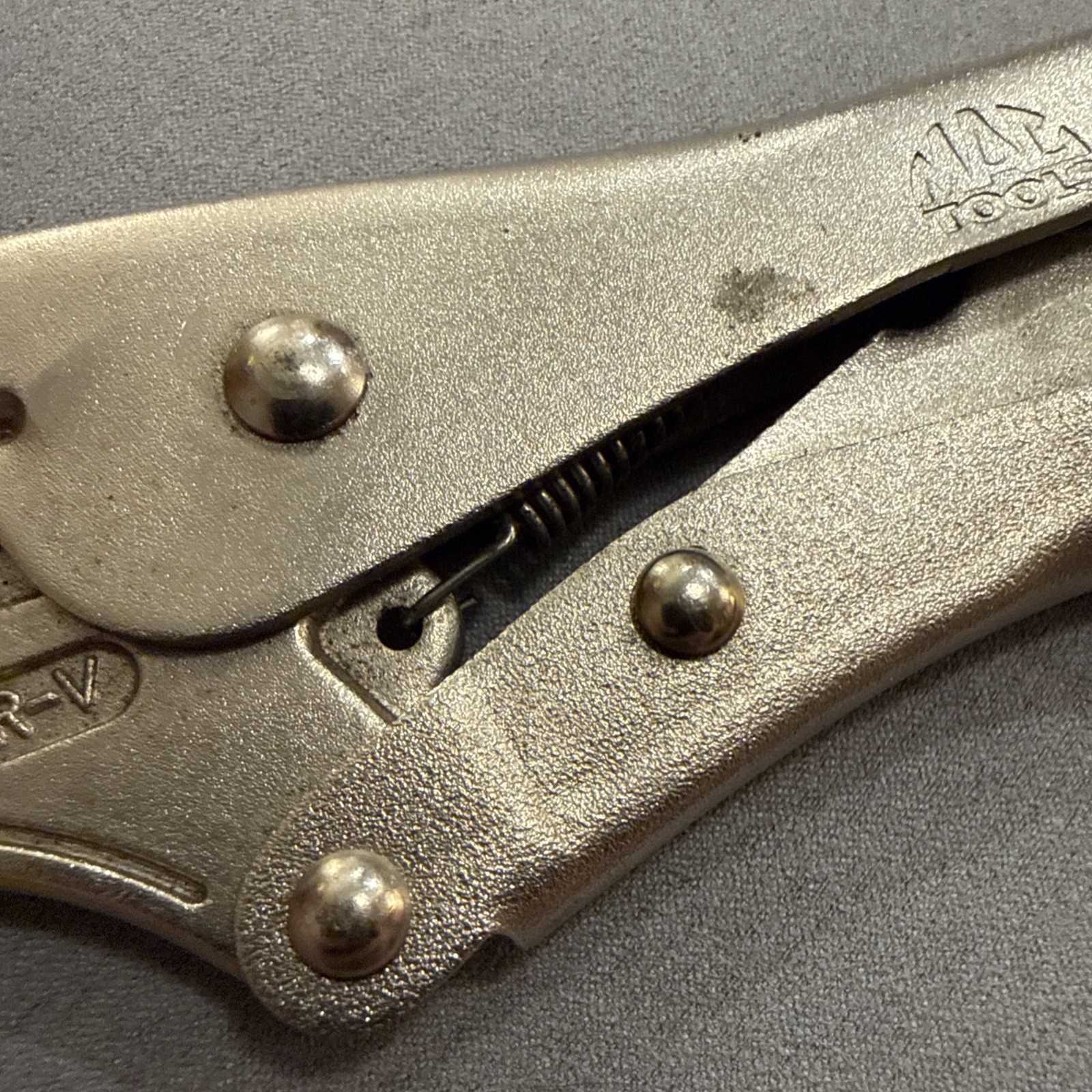 Mac Tools 8-7/8″ Long Curved Jaw Locking Pliers MLP10CJ
