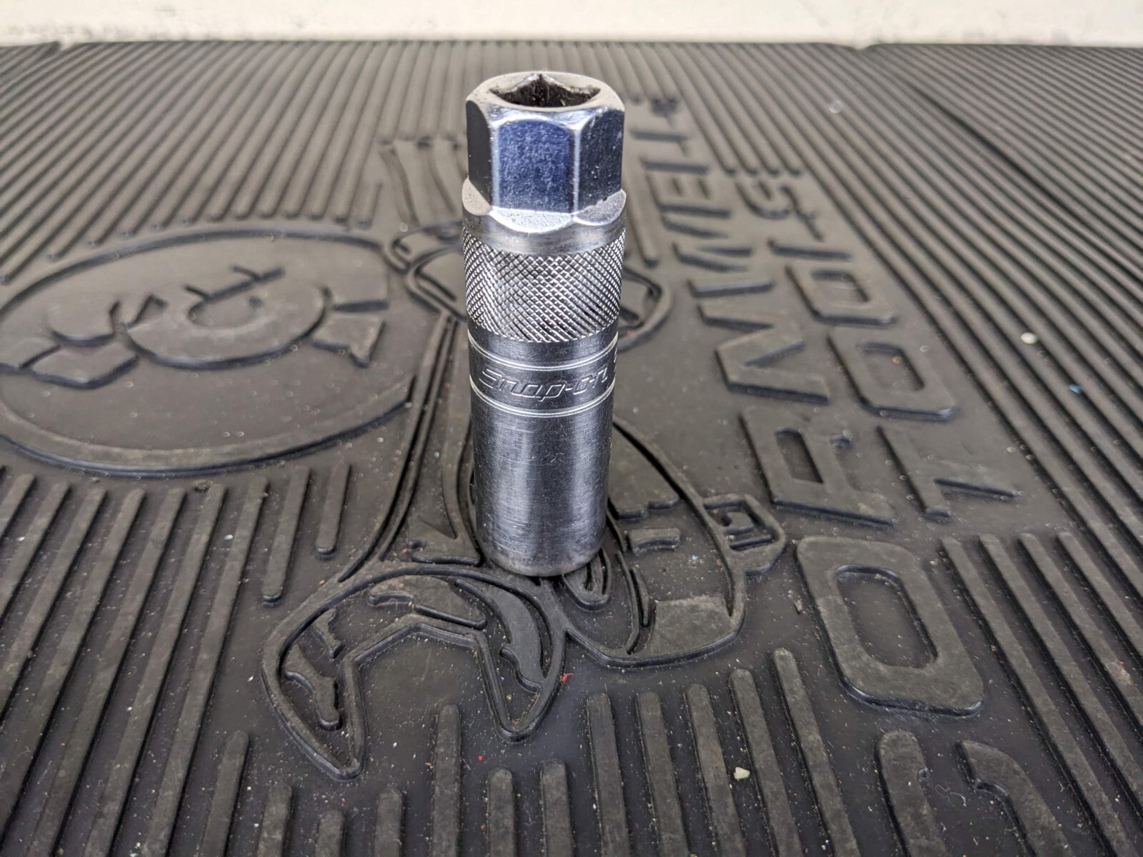 #bg275 Snap On Tools 3/8″ Drive 5/8″ Retention Spark Plug Socket S9706KR