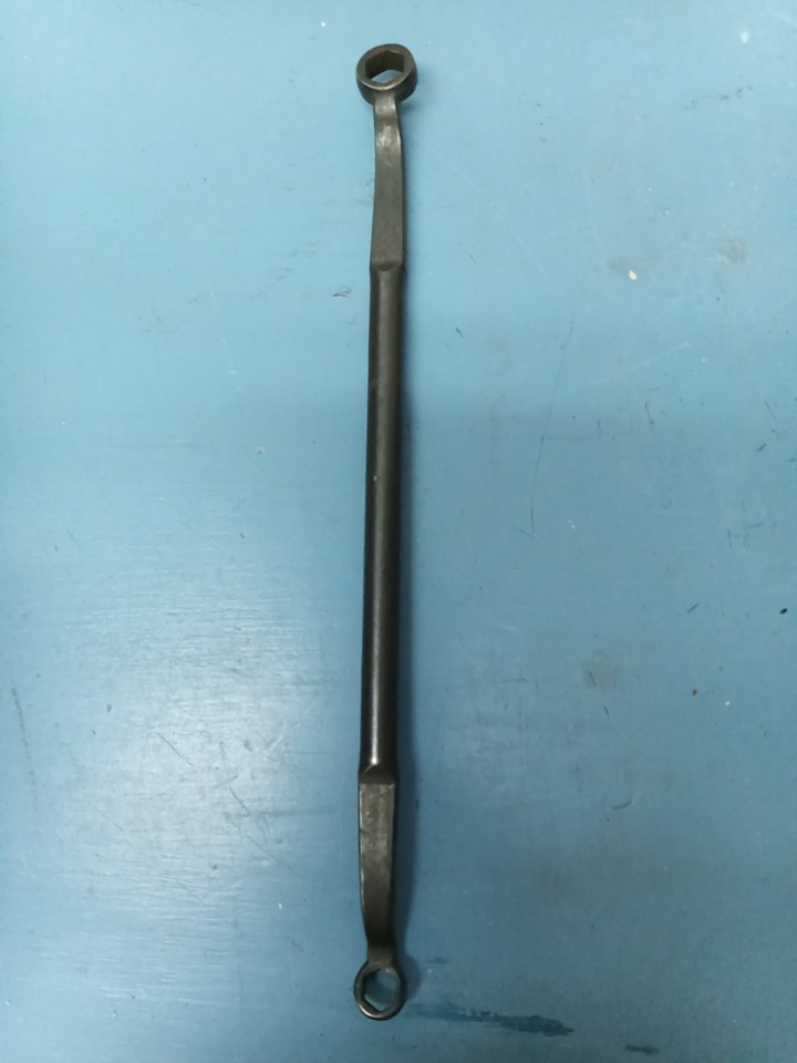 UNMARKED BOX WRENCH (LL)