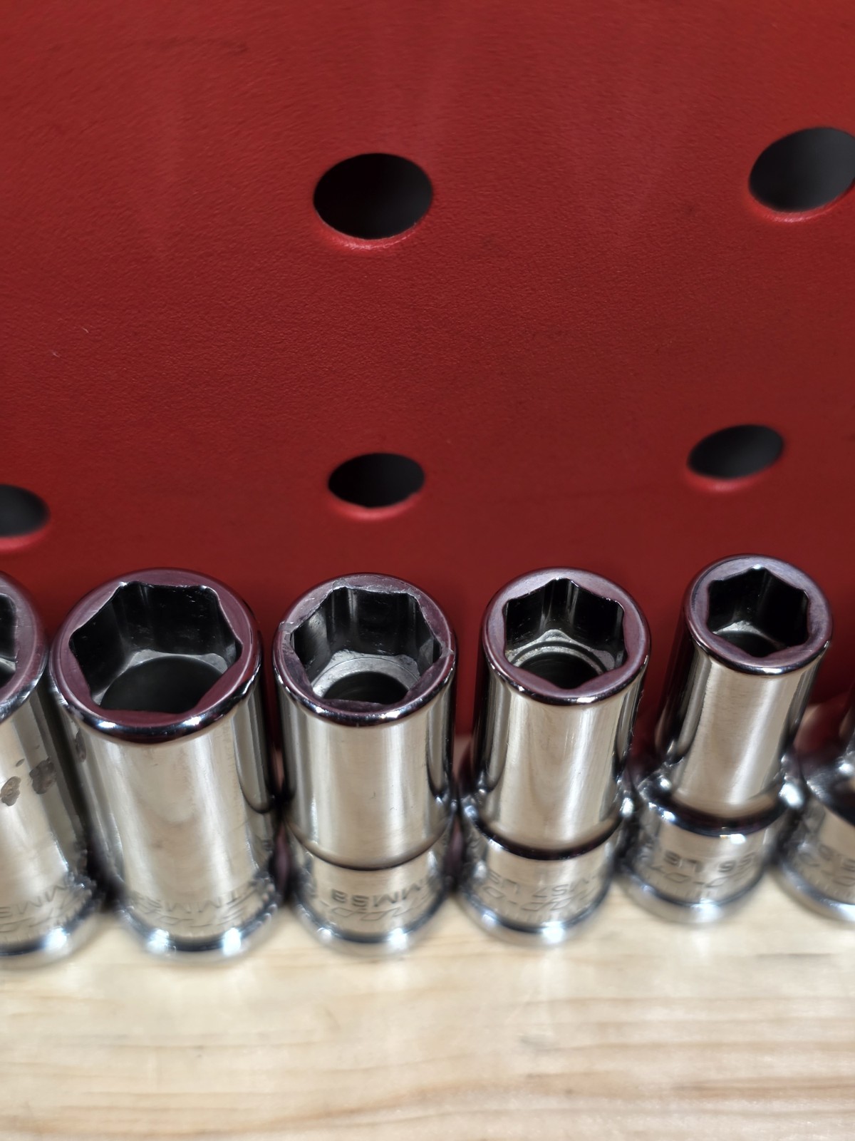 Snap-on 112YTMMSY 5mm-15mm 12-Piece 1/4″ Drive 6-Point Semi-Deep FDX Socket Set