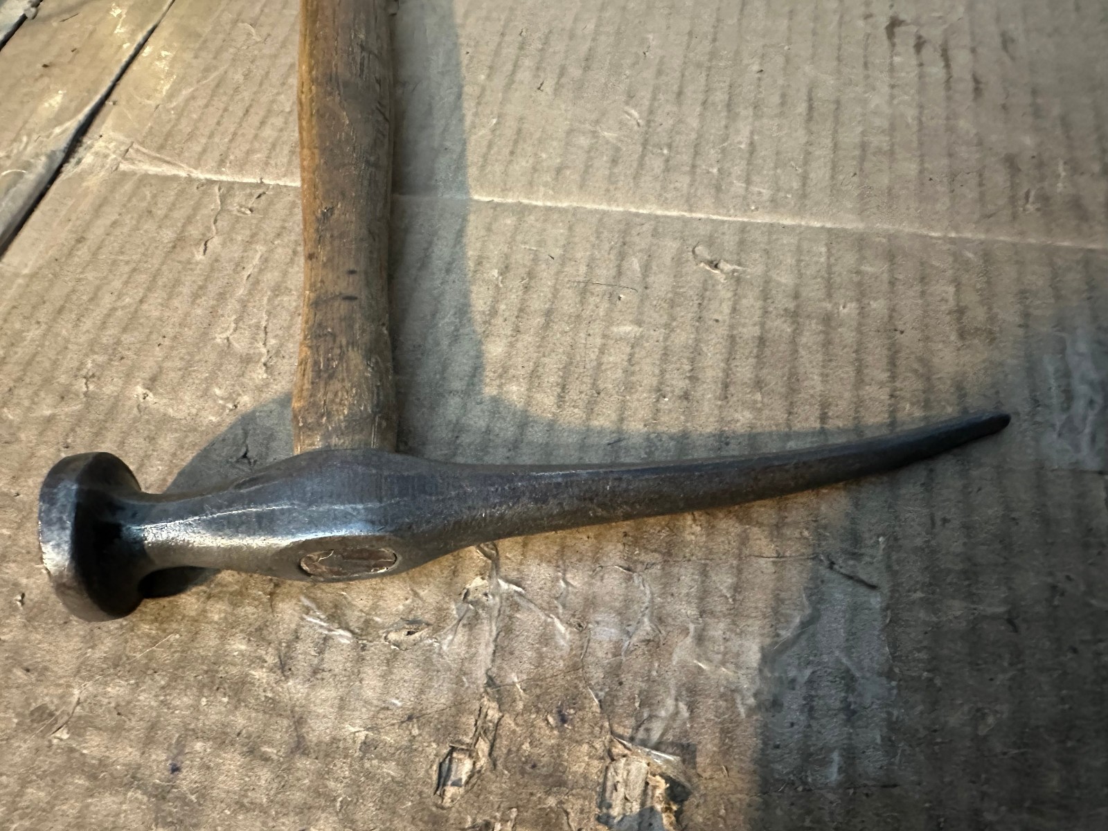 VINTAGE AUTO BODY BUMPING CURVED SPOT PICK HAMMER
