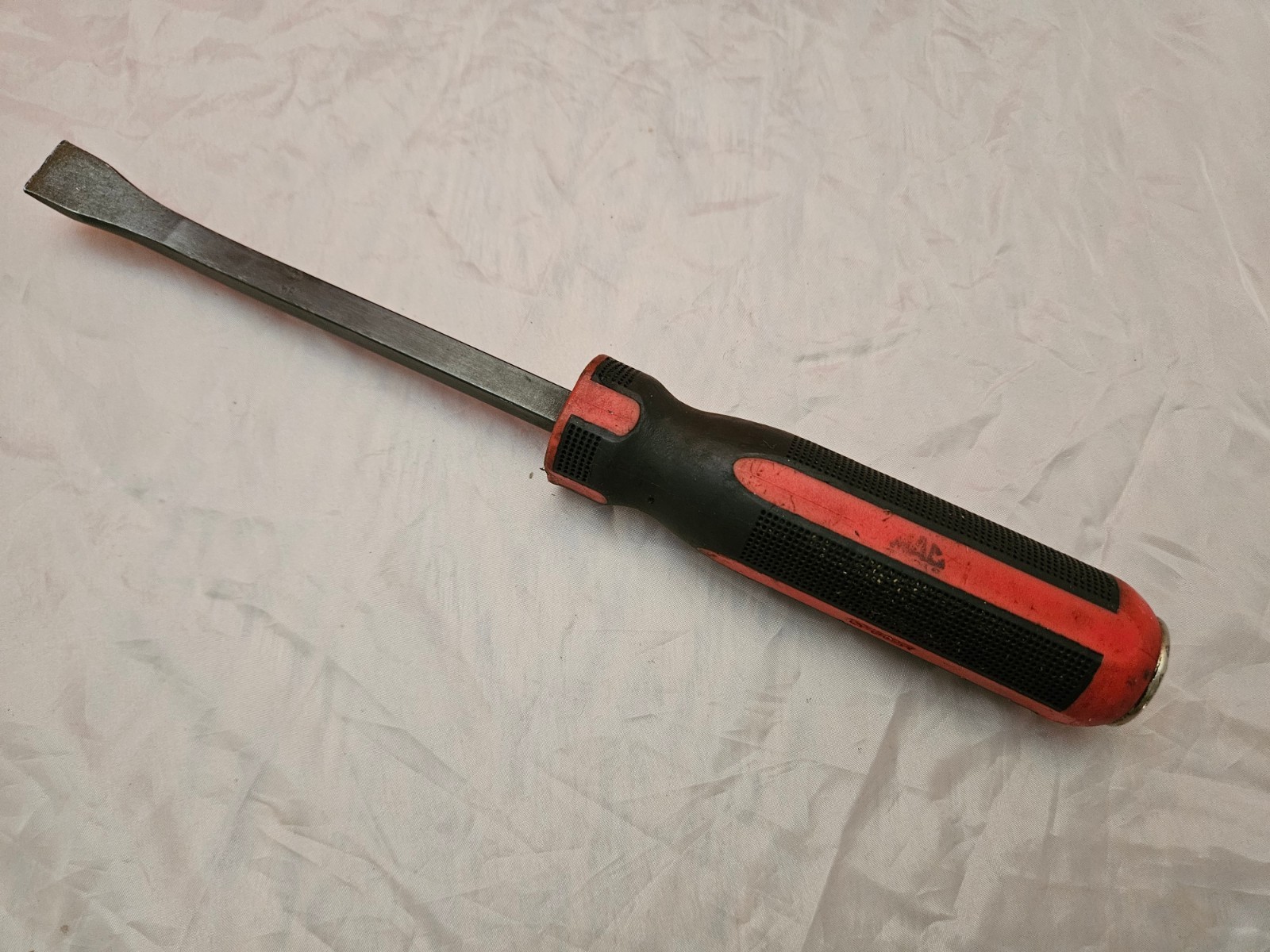 MAC CPB12R 11.5″ Curved Head Striking Pry Bar Prybar Red Soft Handle S2
