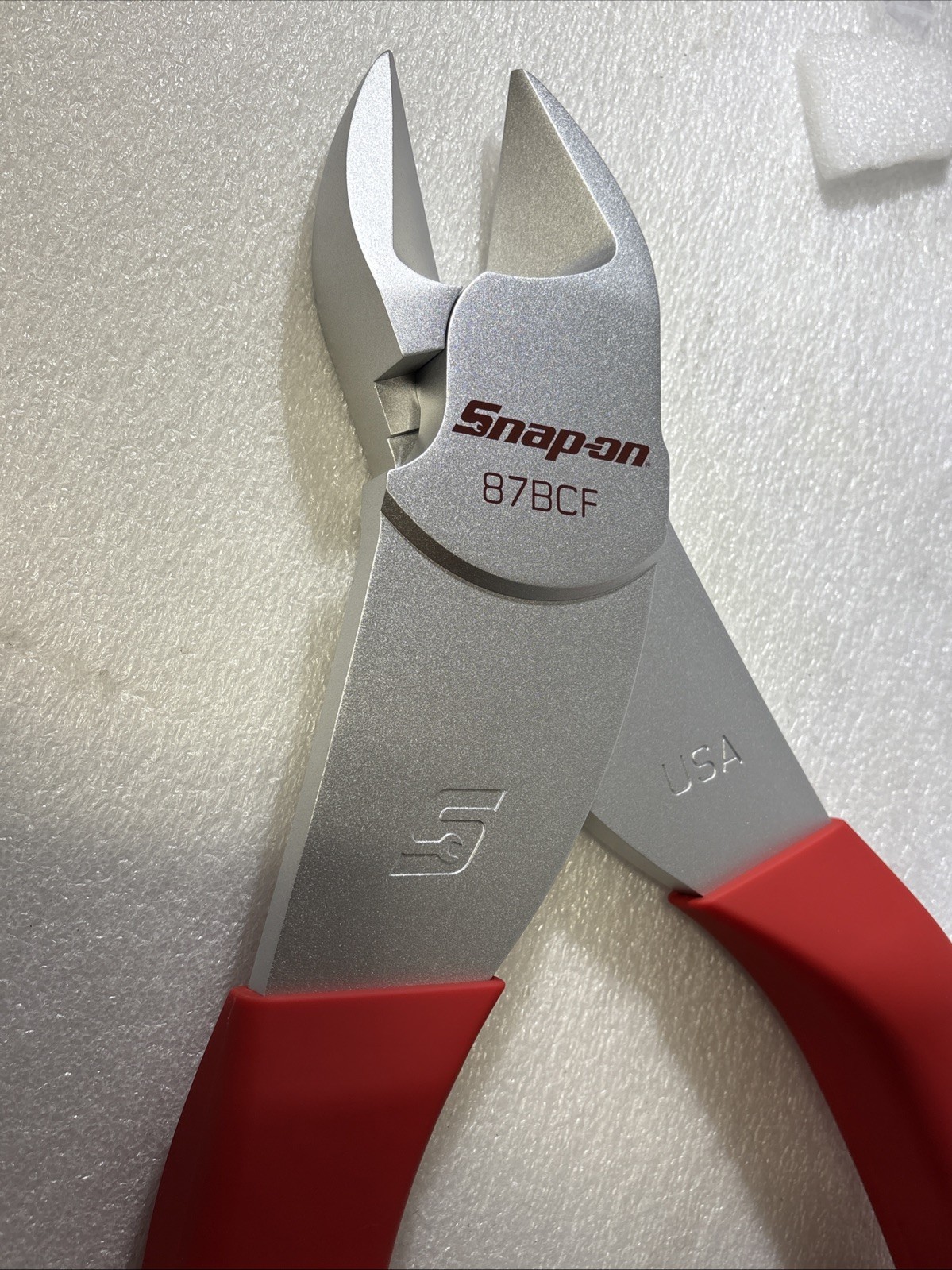 New Snap-On Red Diagonal Cutter Pliers Giant Display Wall Mount