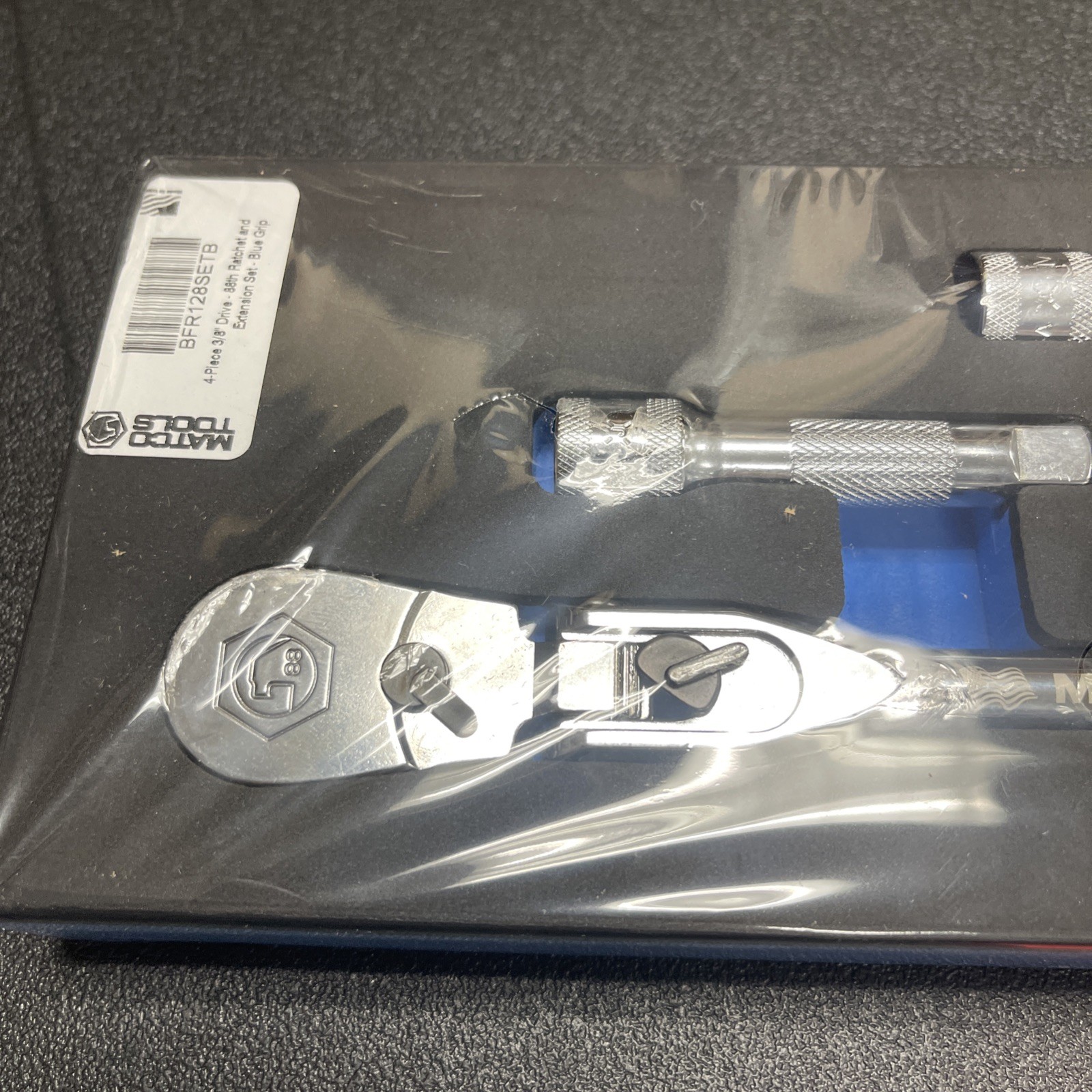 Matco Tools 3/8″ Drive Flex Ratchet + Extensions Foam Set Blue BFR128SETB
