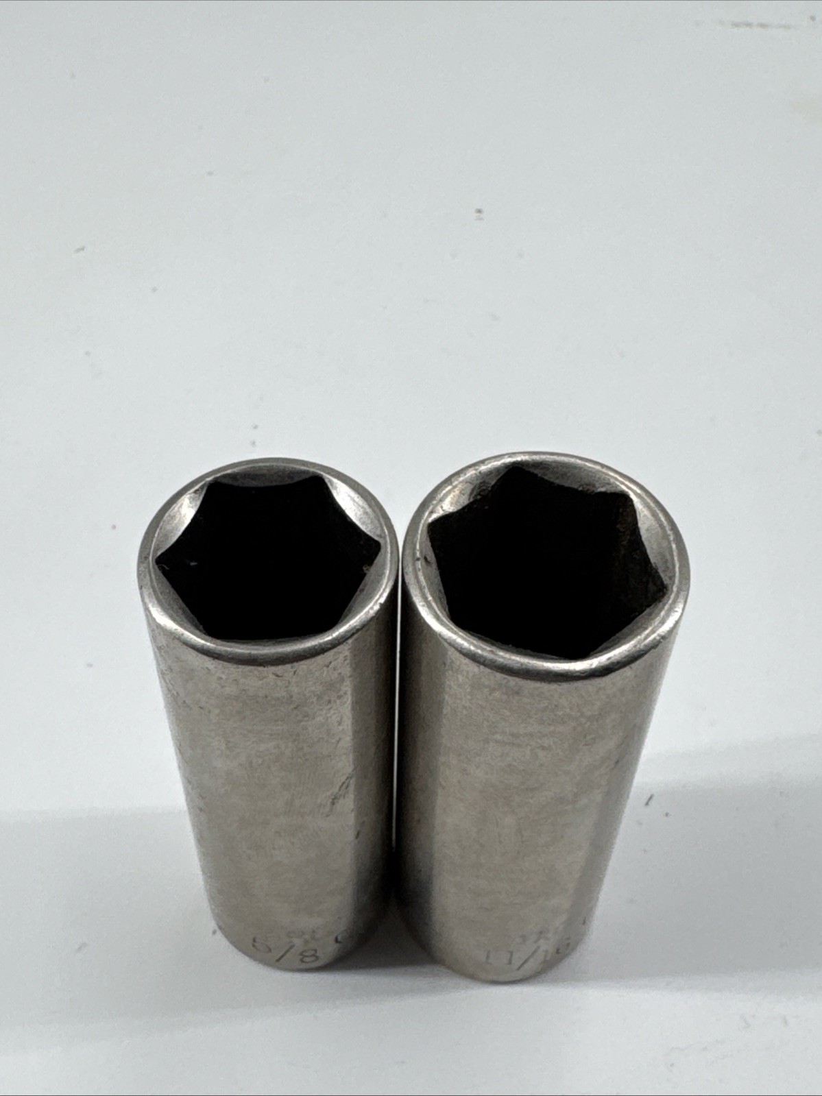 Craftsman USA G1 Series SAE Deep Well Sockets – 5/8″ and 11/16″ Sizes Lot of 2