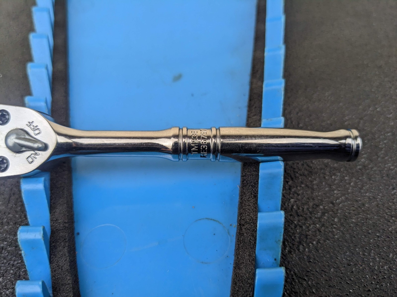 #bn438 Snap On Tools USA TM936SET 1/4″ Hex Chrome Magnetic Bit Ratchet w/ Bits