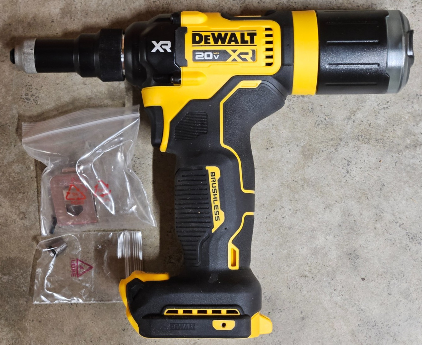 NEW DeWalt 20V MAX XR Brushless 3/16″ Rivet Tool Model# DCF403 Bare Tool