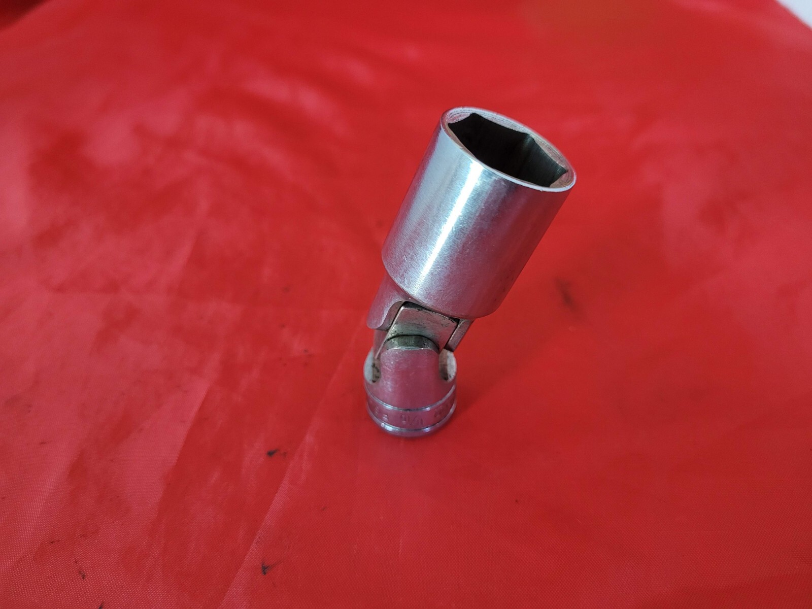 Snap-on FSU22 3/8″ Drive 11/16″ 6 Point Deep Universal Swivel Socket USA H13
