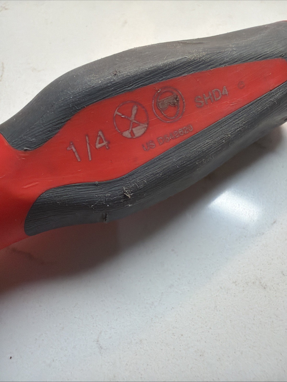 Snap On Tools 1/4″ Flat Head Screwdriver SHD2 Slotted Grip Red Gray USA