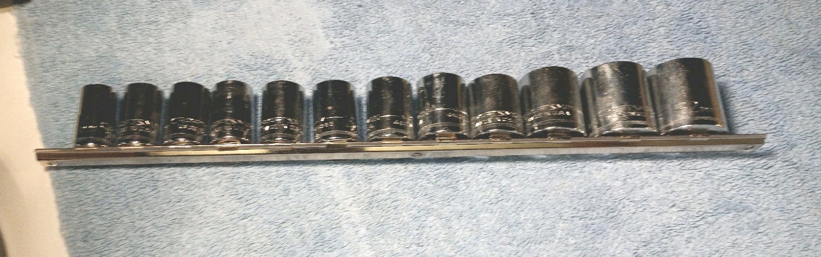 Craftsman 1/2″ Dr. Chrome 12pt Shallow Metric Socket Set, 14-32 MM., With Rail.