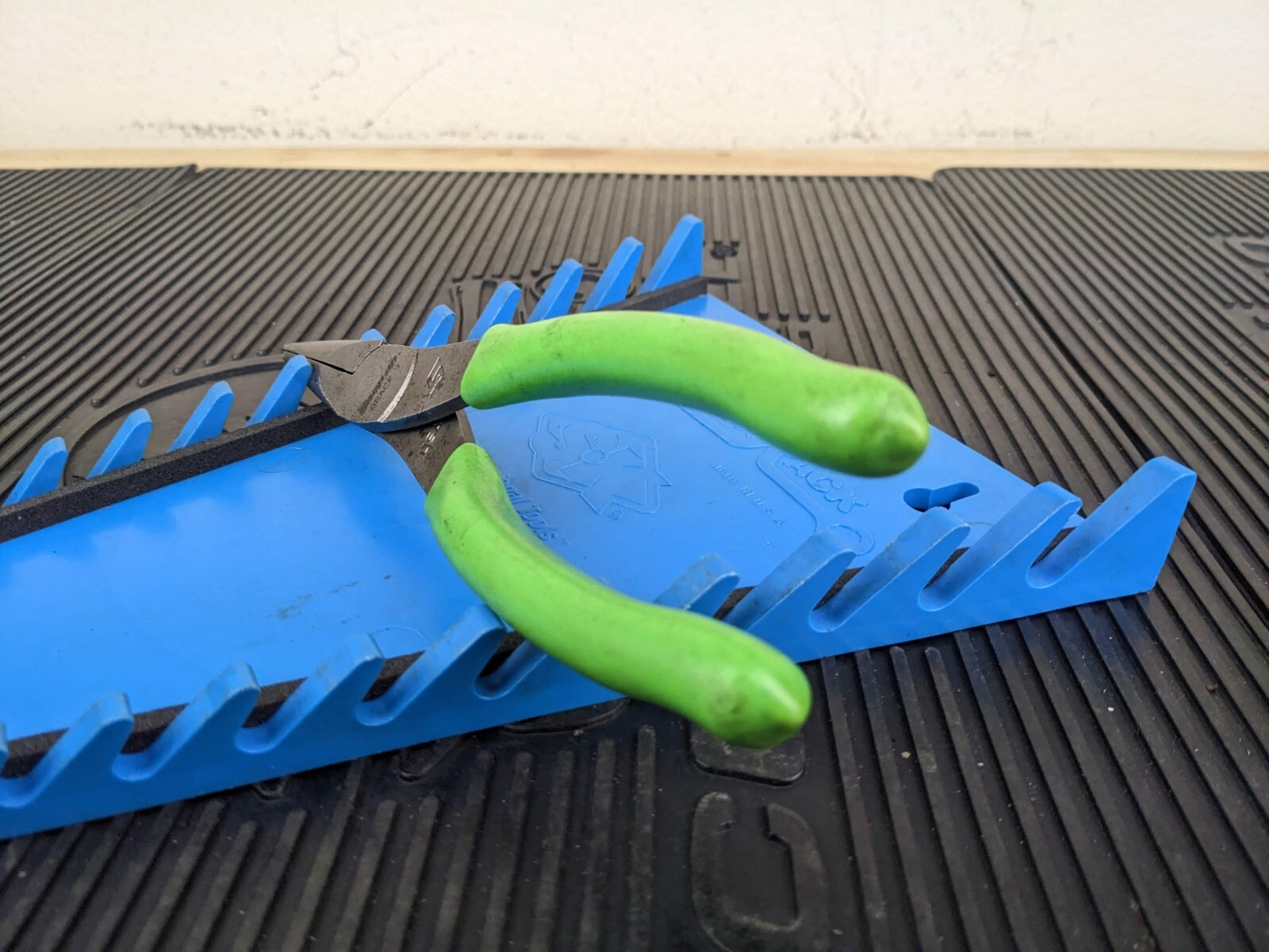 #bd473 Snap On 96ACF – 8″ Talon Grip™ GREEN NEEDLE Nose Pliers