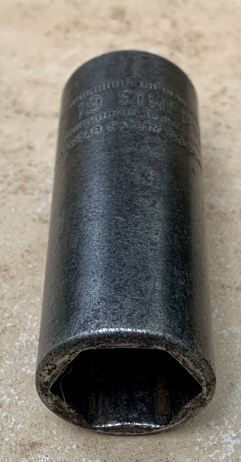 Snap on Tools USA 3/8″ Drive 19 mm Metric Deep 6 Point Impact Socket SIMFM19
