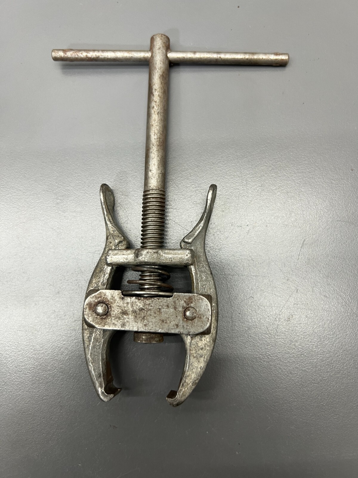 (U) VINTAGE BLUE BIRD No. 21 BATTERY TERMINAL PULLER USA COMPARE W SNAP ON CJ92