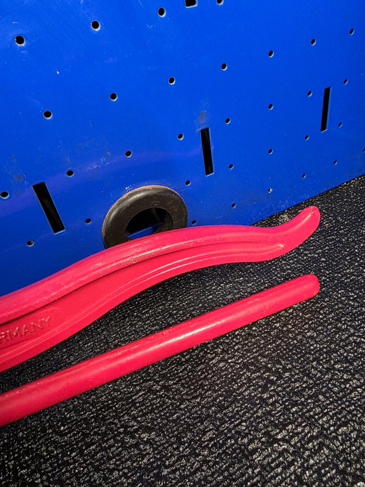 Matco Knipex SPW17 Red 17″ Swedish Pipe Wrench S-SHAPED Germany
