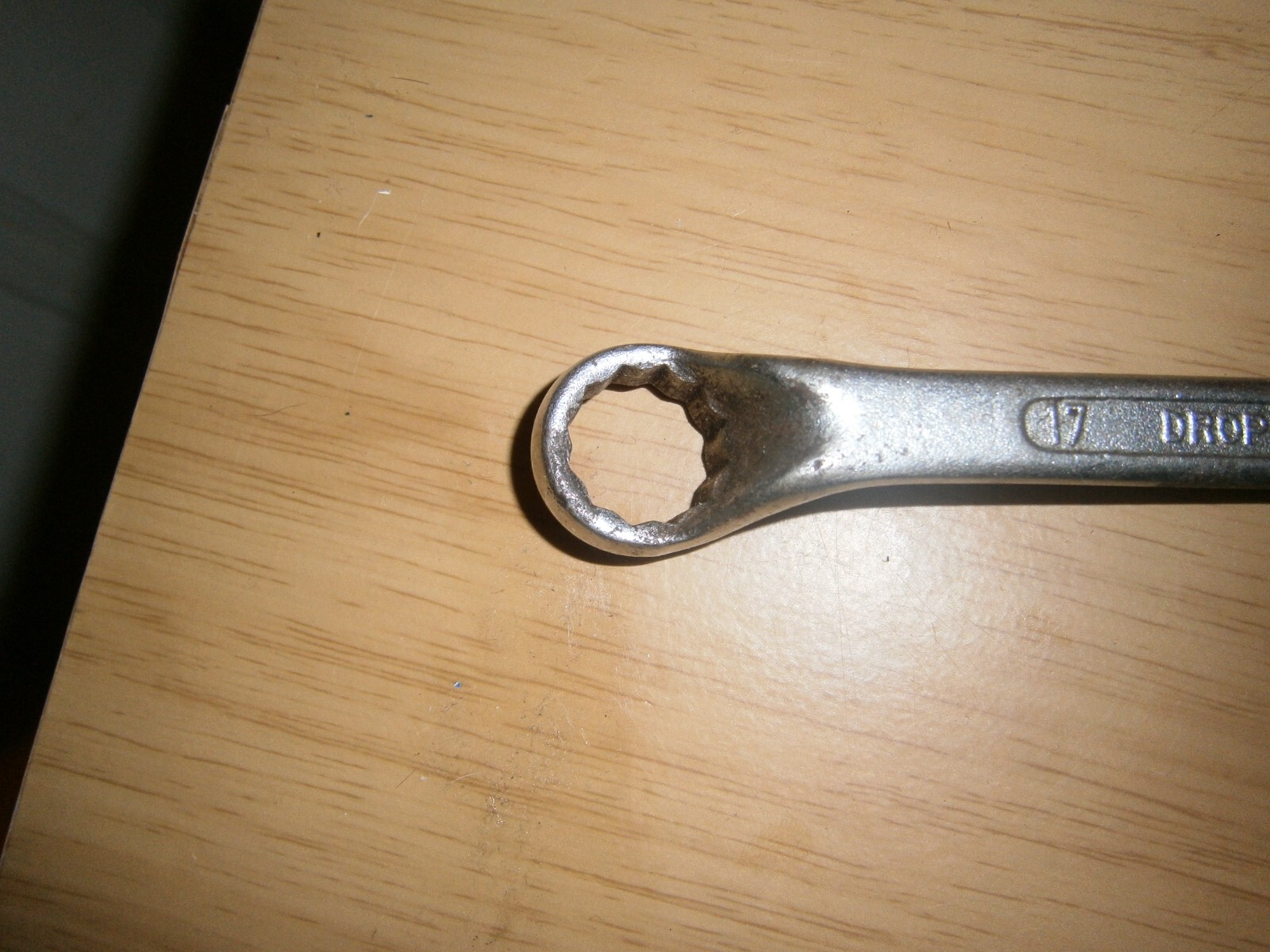 Vintage silver tone spanner. 17mm & 19mm ends (E6a)