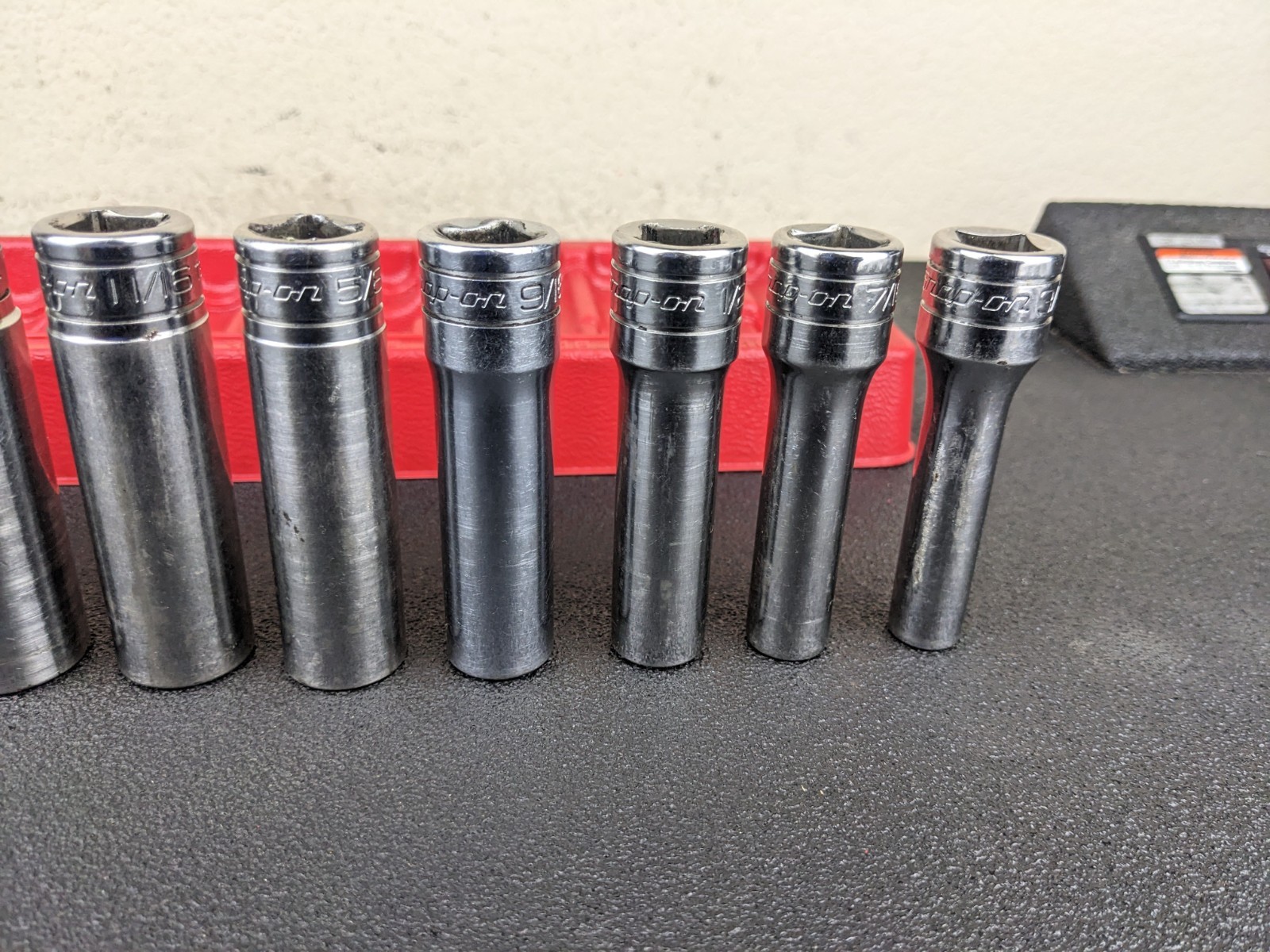 #bo810 Snap-on Tools 1/2″ Drive 6 Point Deep Socket Set 3/8″ to 1-1/8″ 313TSYA