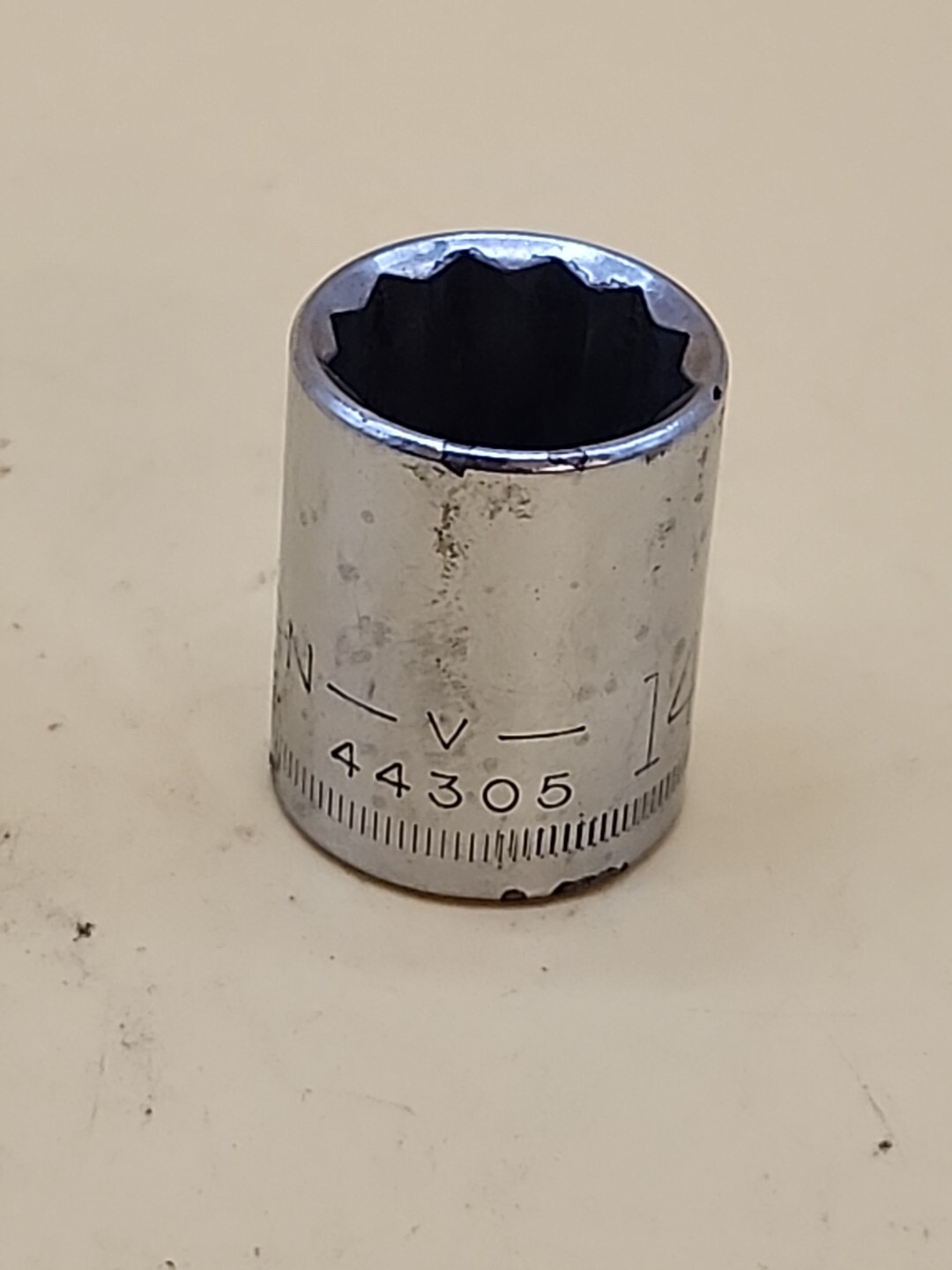 Craftsman Tools V-44305 12 Point 14mm 3/8″ Drive Shallow Socket USA
