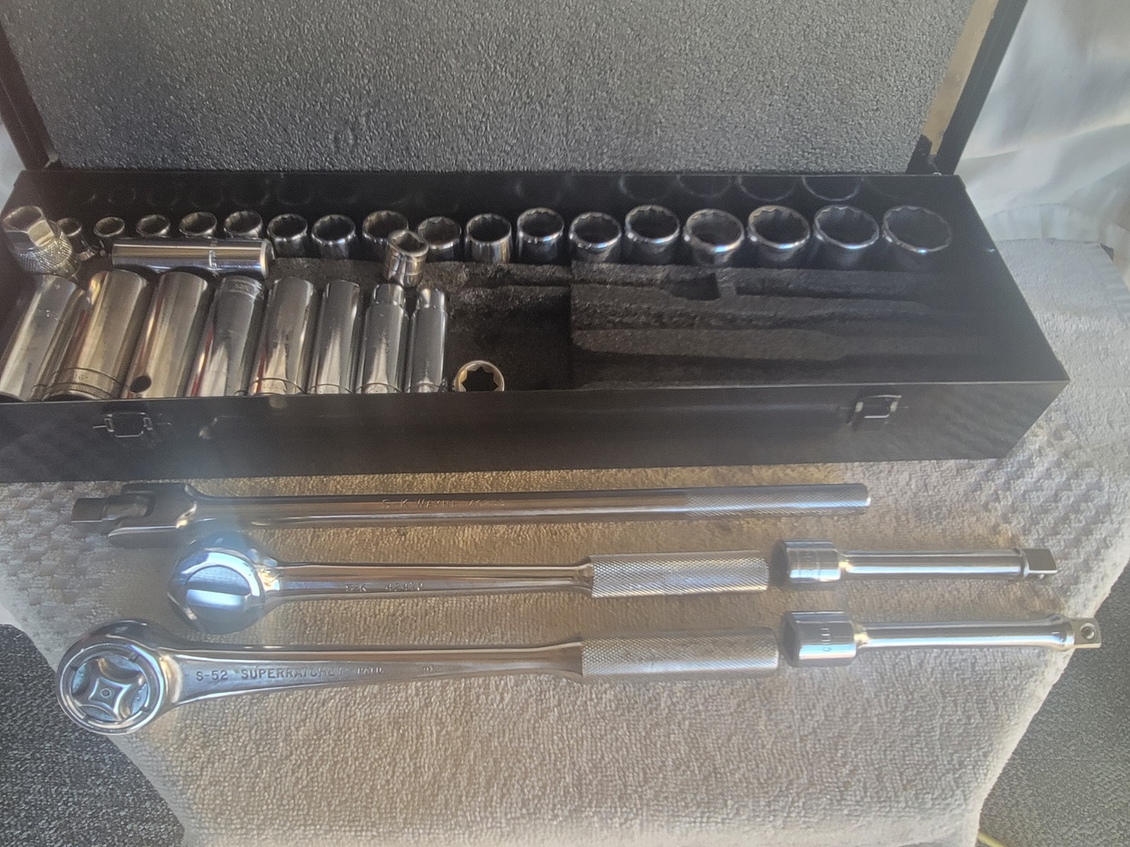 S-K Tools WAYNE Others 34pcs Socket Ratchet Set 3/8- 1-1/4″ Metal Box w/foam EXC