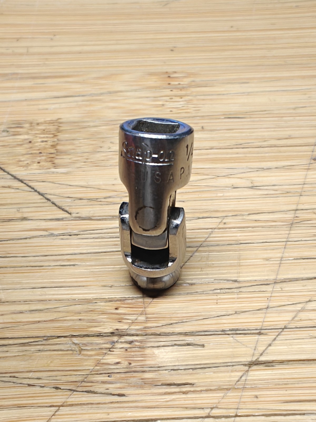 Snap On TMU141, 7/16″ Shallow Universal Socket, 1/4″ Dr 12 Pt