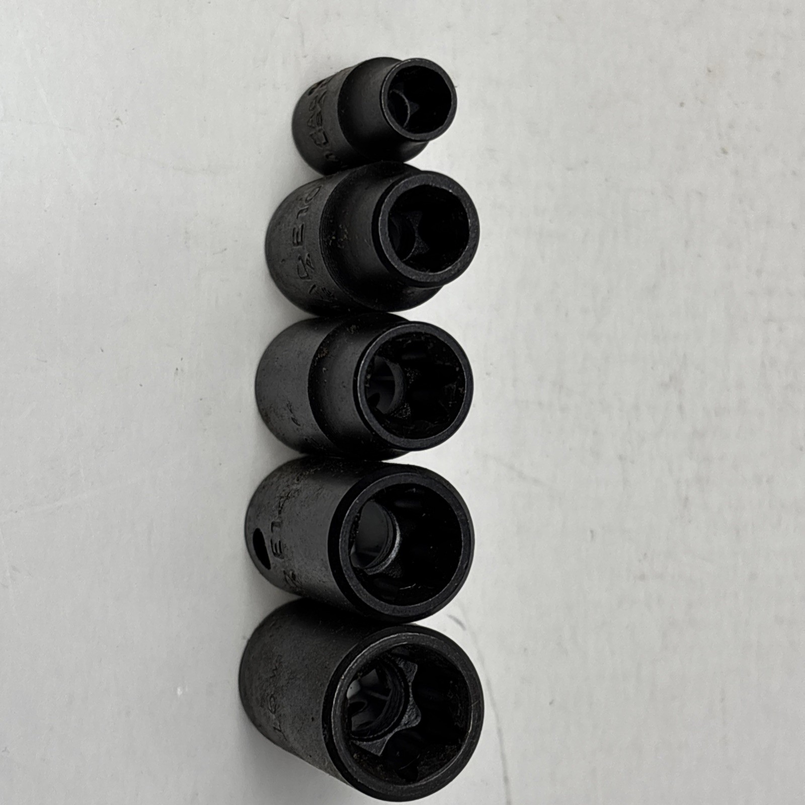 MAC Tools Inverted Torx Socket 3/8″ Dr Set of 4, E10 E12 E14 E16 + 1/4″ Dr E8