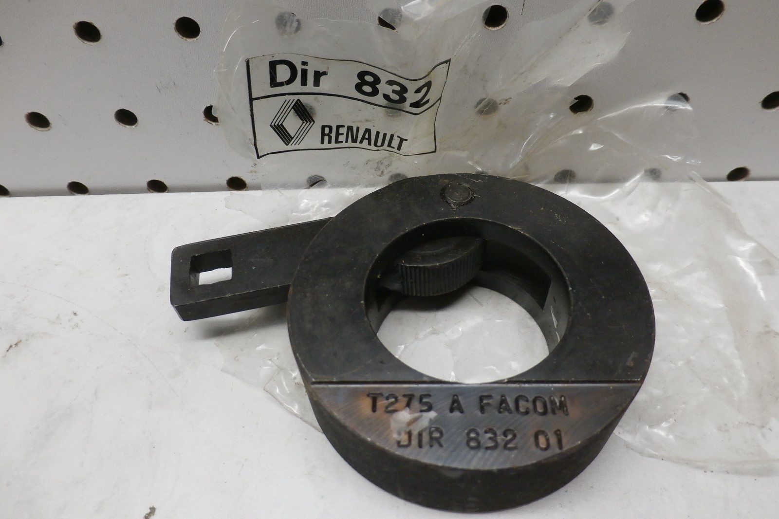 DIR 832 T275, 832.01, Unused Facom Renault Dealership Tool Free US Ship