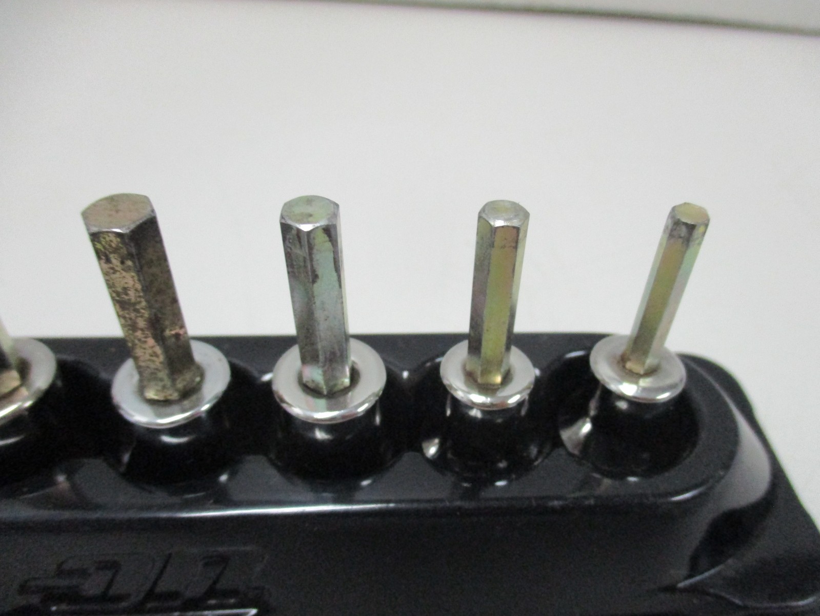 Snap On 207EFAMY 7 pc Metric Hex Bit Socket Set Magnetic Storage Tray 4 to 10mm