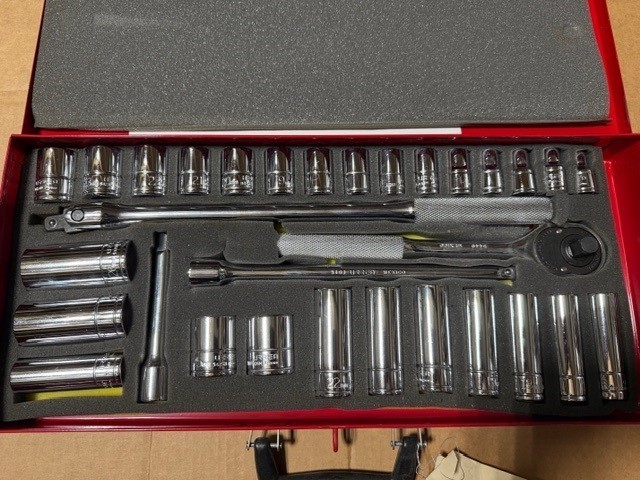 Urrea Ratchet Socket Set 1/2″ Drive Chrome Socket Set, 31 Piece – New