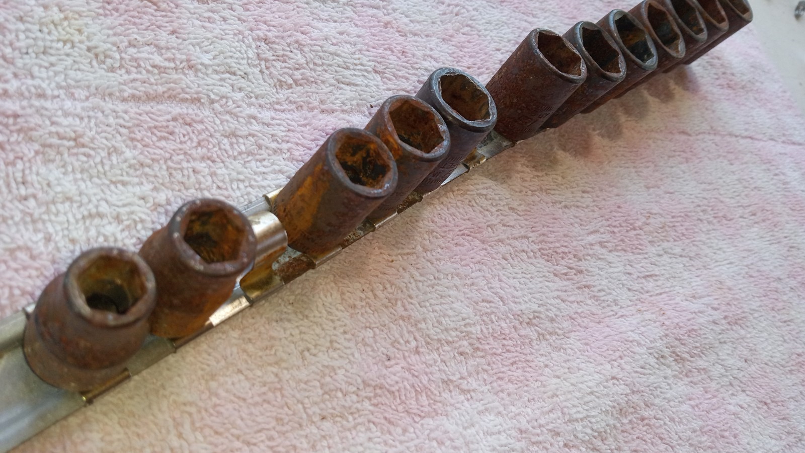 SNAP-ON METRIC IMPACT SOCKET SET RUSTED USABLE CHEAP SEE DESC FOR SIZES air tool