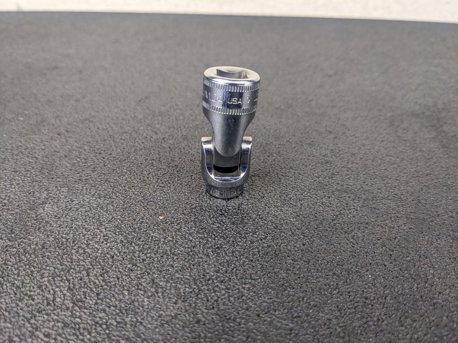 #aj161 Snap On Tools 3/8″ Drive 10mm Metric 6pt Universal Swivel Socket FSUM10A