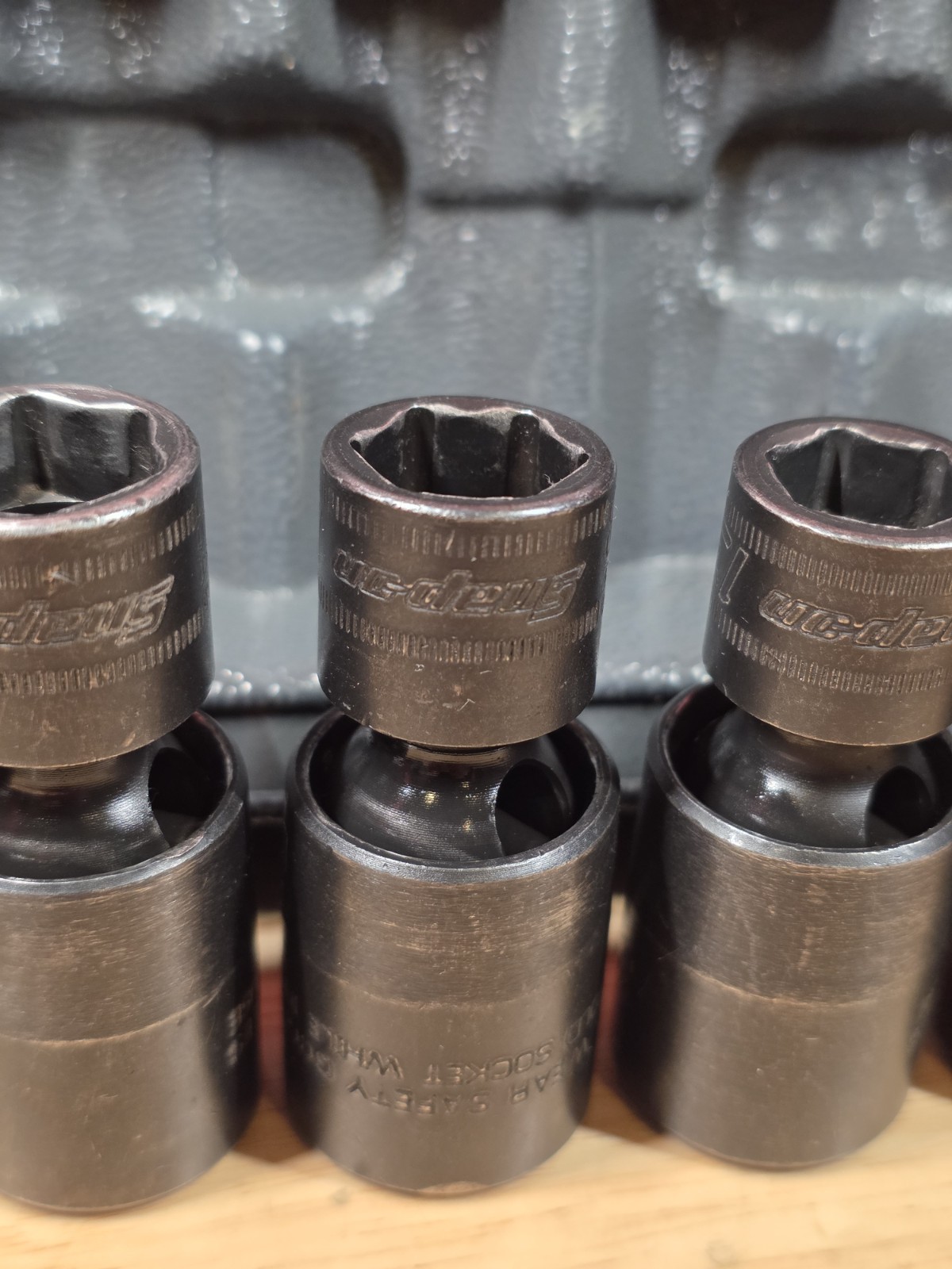 Snap-on Tools 207IPFM 7-Piece 3/8″ Metric Shallow Swivel Impact Socket Set