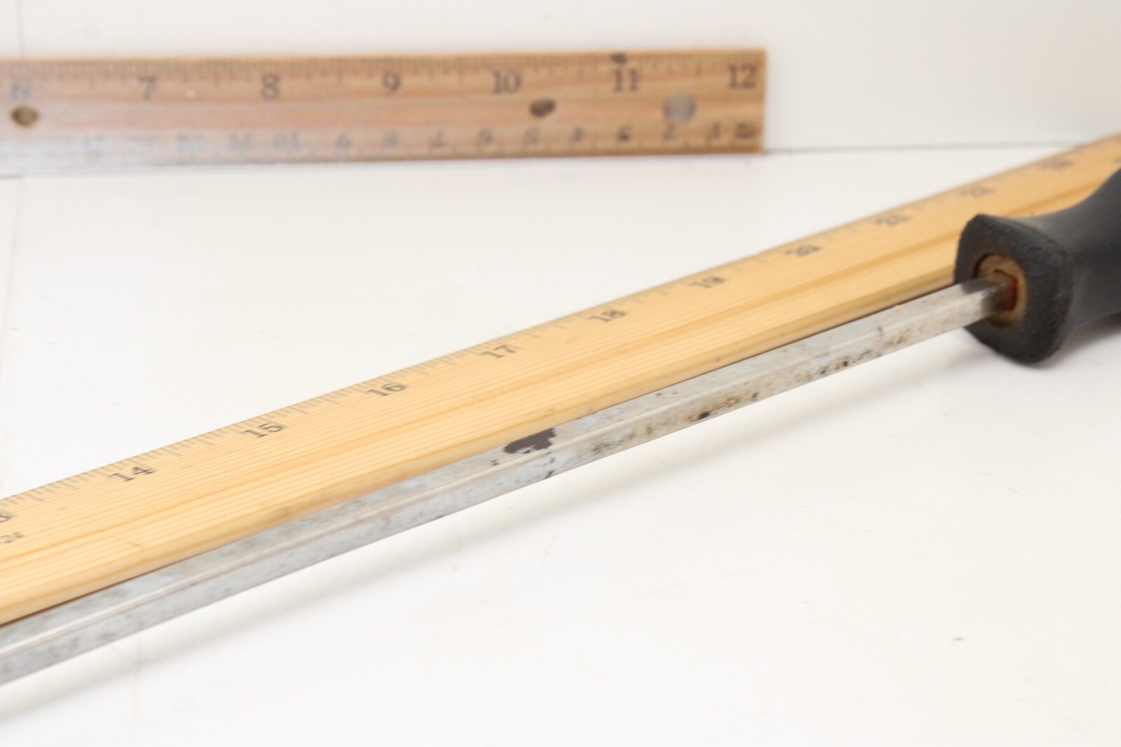 Unbranded 5/16″ x 21″ Long Slotted Hard Black Handle Screwdriver