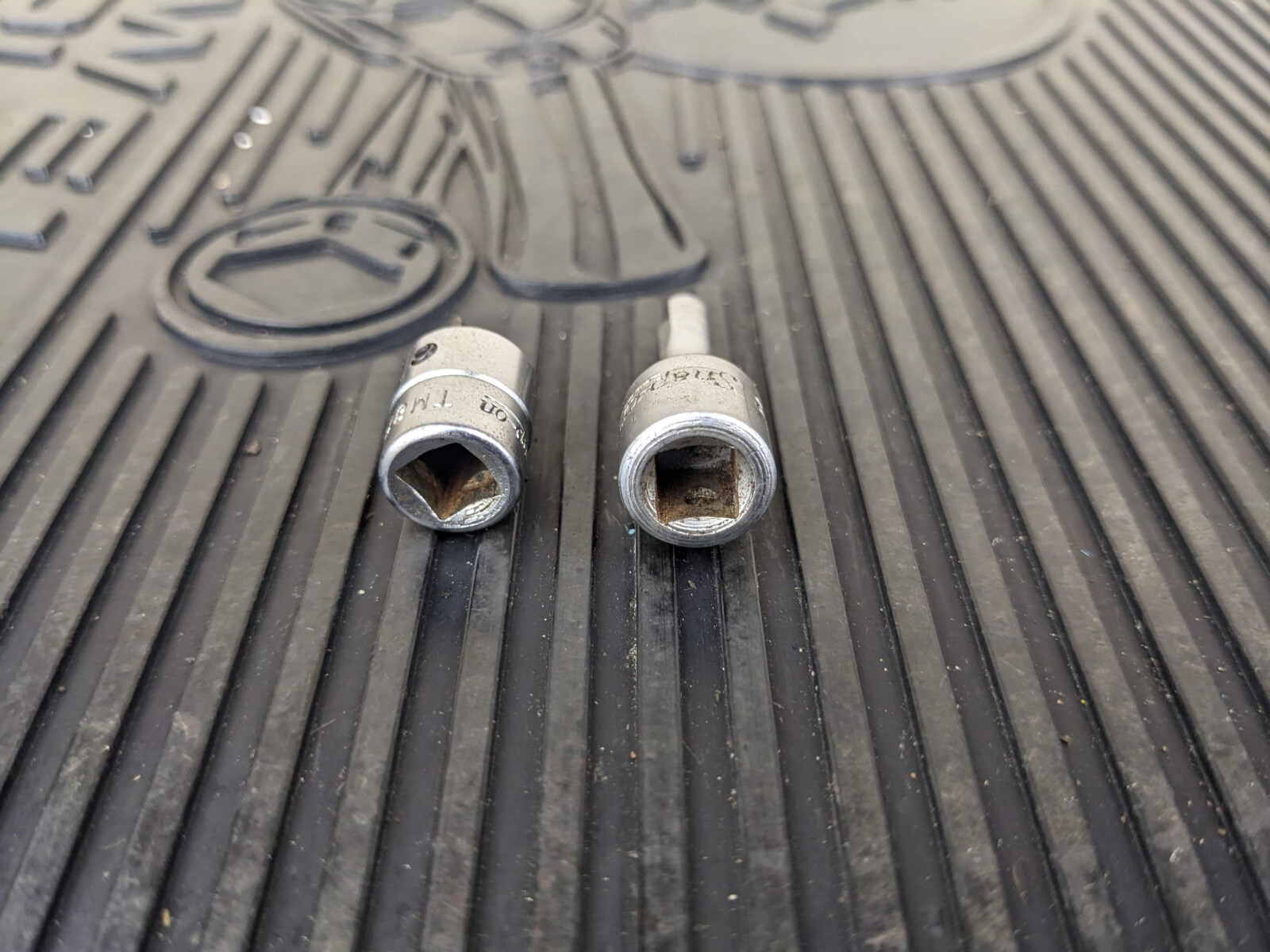 #bd618 Snap On TM82 TM30 1/4″ DR Flat Tip 1/4″ Bit Clutch Chrome Socket Driver