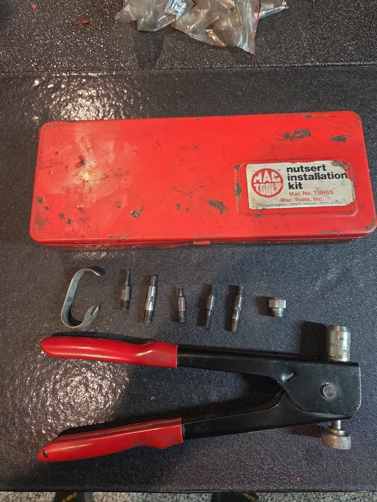 Mac Tools TSN6S Nutsert Installation Kit- Metal case heavily worn, see pics