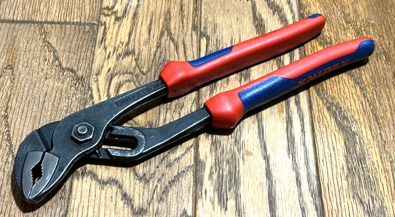 KNIPEX Tools 10″ Cobra Pipe Wrench Tongue Groove Adjustable Water Pump Pliers