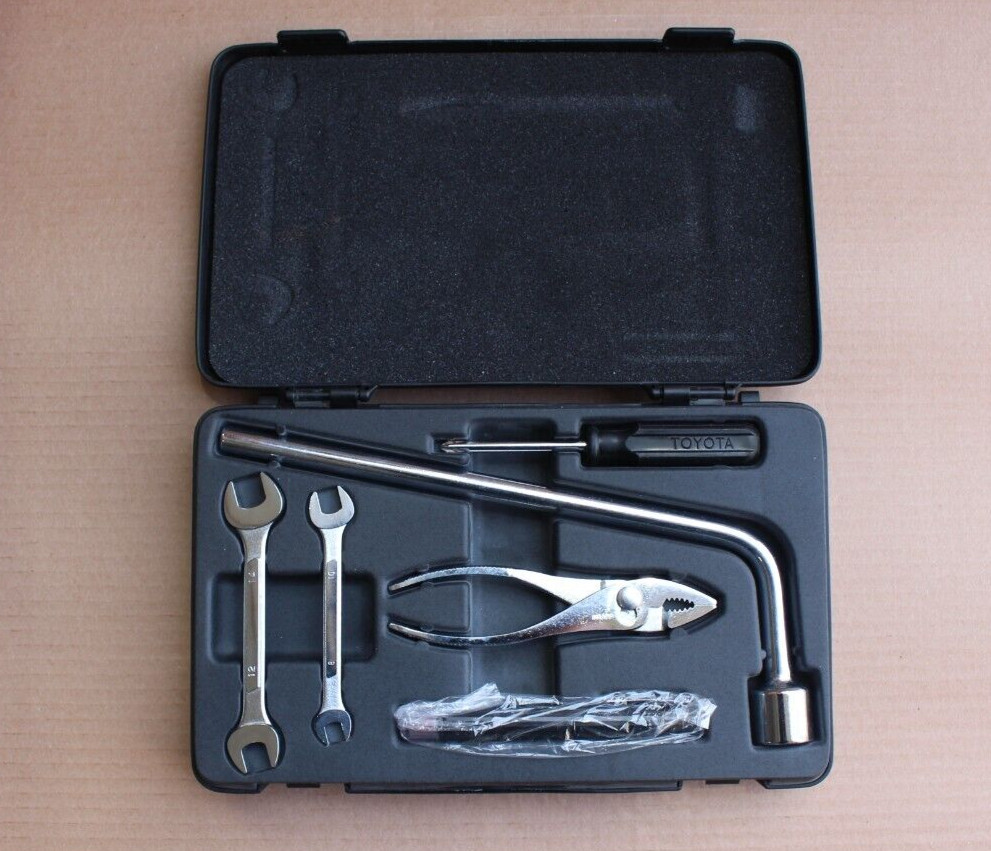Lexus Ls430, Ls400 Emergency Lug Wrench Toyota OEM Tool Kit