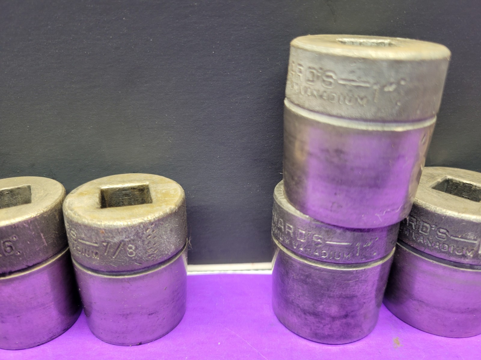 16 VINTAGE WARD’s 1/2 DRIVE SHALLOW SOCKET SET 12PT. 7/16″-7/8″ & 1″TO 1 1/4″