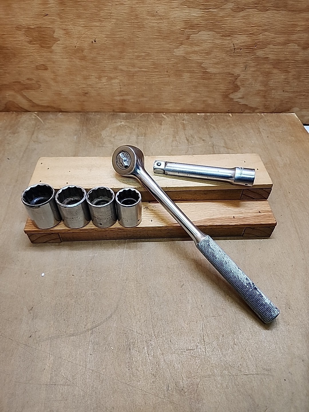 Vintage Challenger by Proto 1/2″ Drive Ratchet No. 1660-3 Ext. 1666 & 4 Sockets