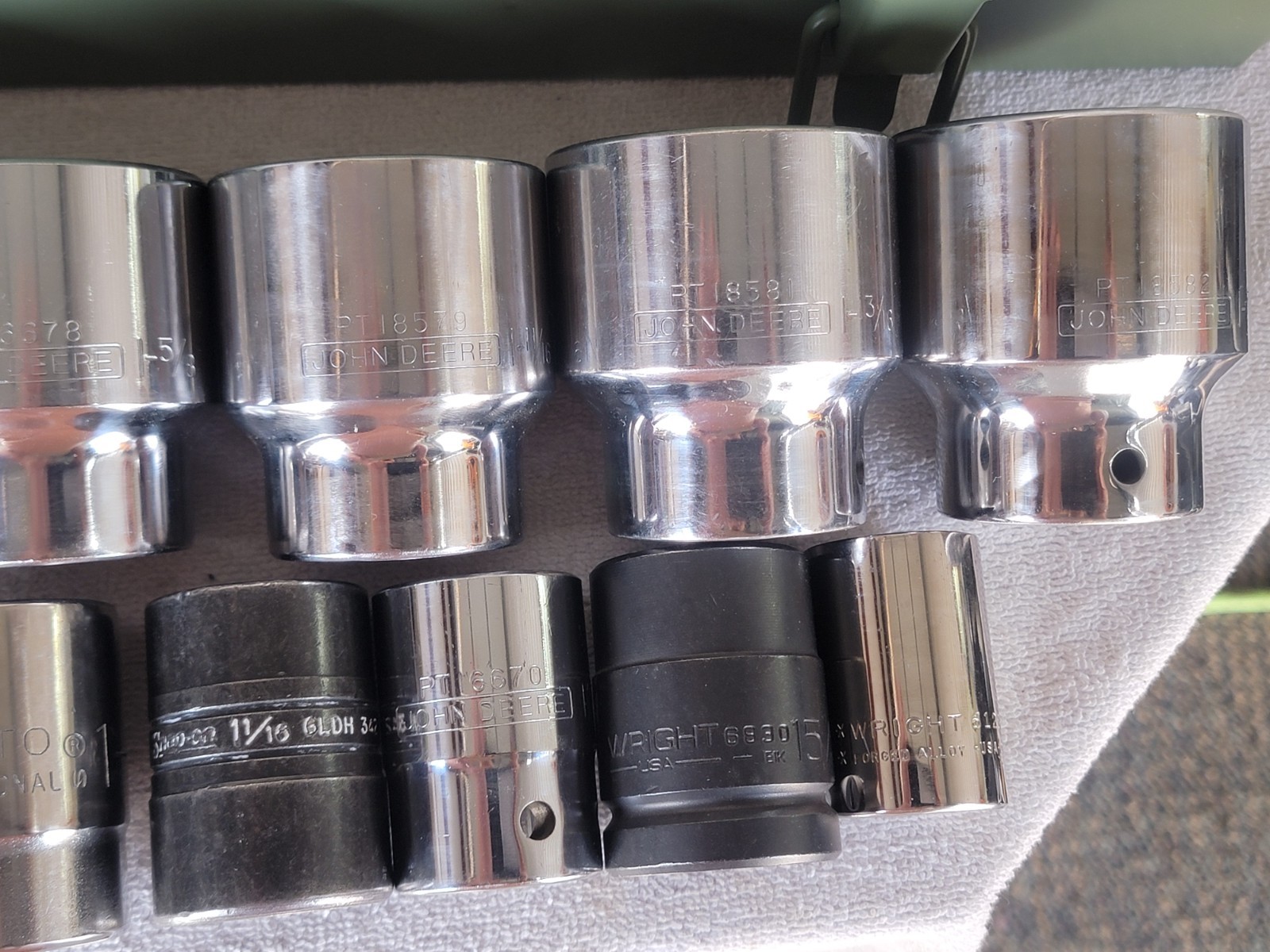 16pc JOHN DEERE Mix Socket Set 3/4″ drive SAE 7/8 to 1-7/8″ Extension Metal Box