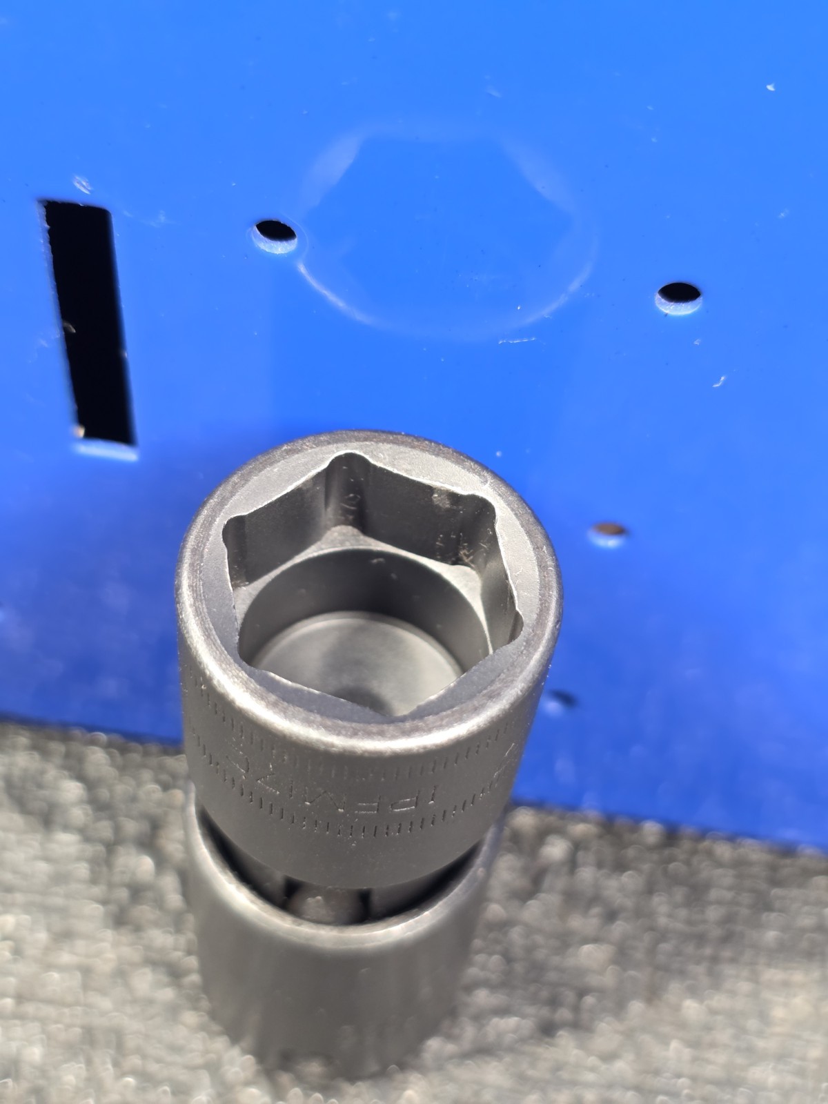 Snap-on Tools IPFM17C 17mm LIGHT USE 3/8″ Drive 6-Point Impact Swivel Socket