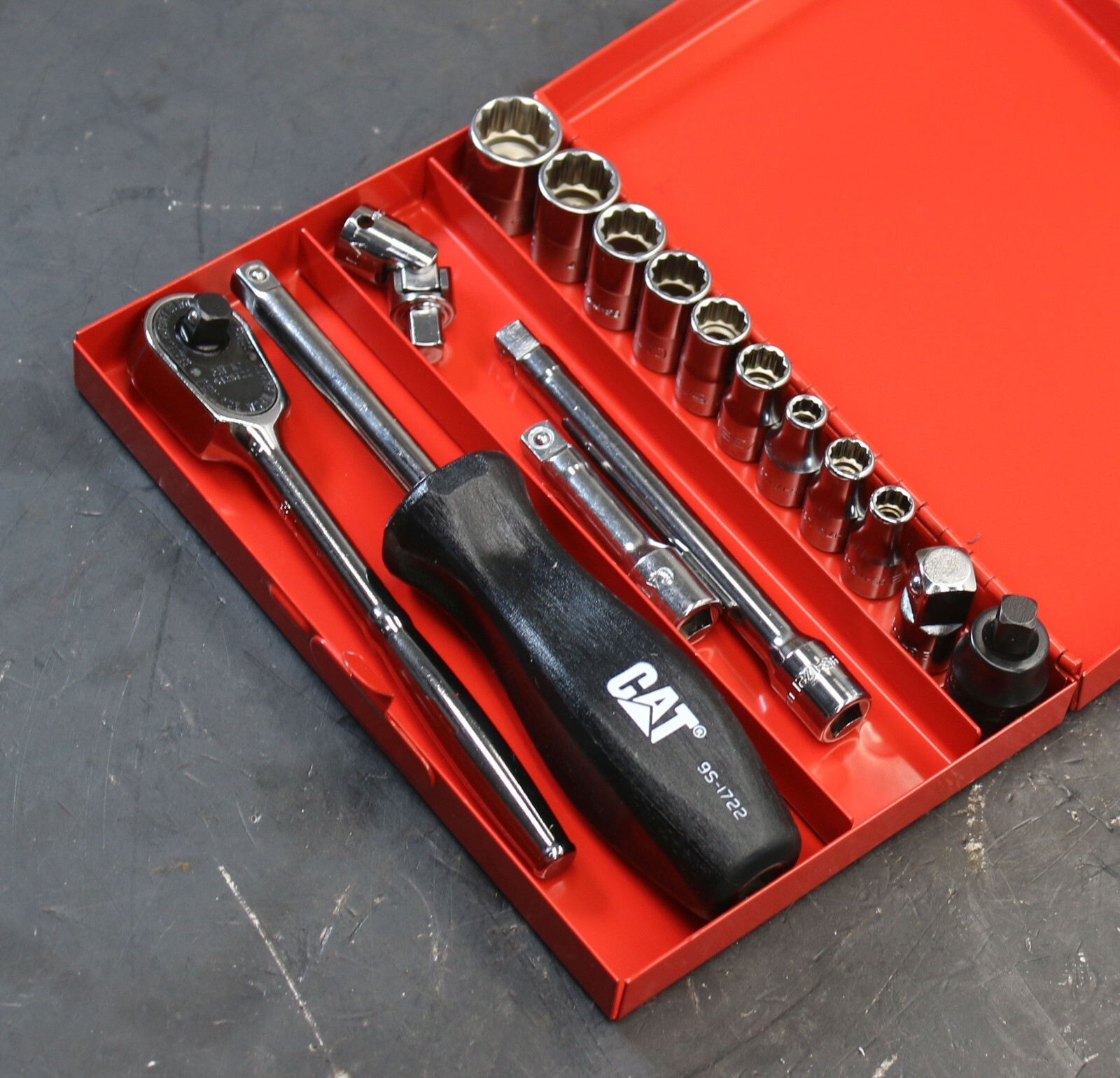 CAT Caterpillar 213-4443 1/4″ Drive Ratchet & Socket Set w/ Extensions Adapters