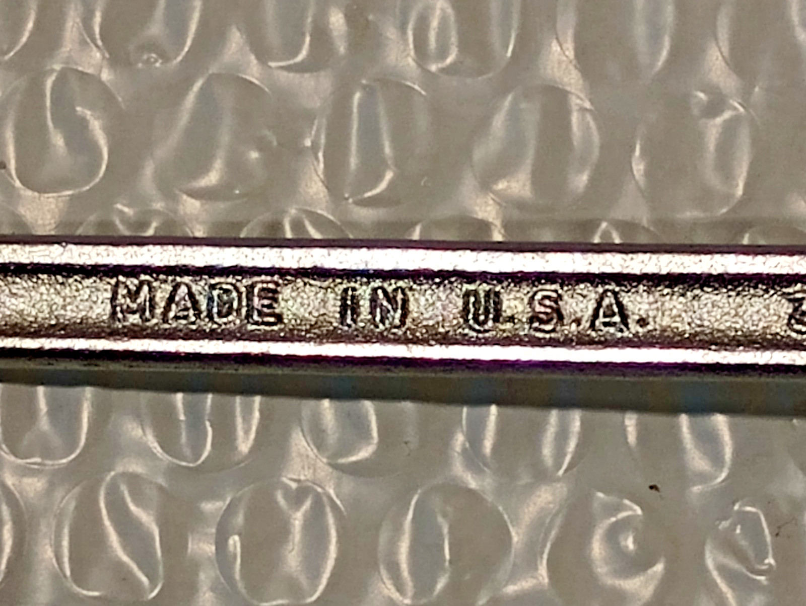 3/8 x 7/16″ DOUBLE BOX WRENCH, 6.8″ LONG, OFFSET, 12 POINT, UNBRANDED.