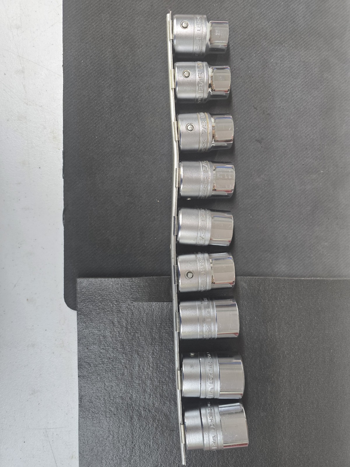 LDH 3/4 Drive Snap On Sockets, 9pc With Rail (3/4″ – 1 3/16″)