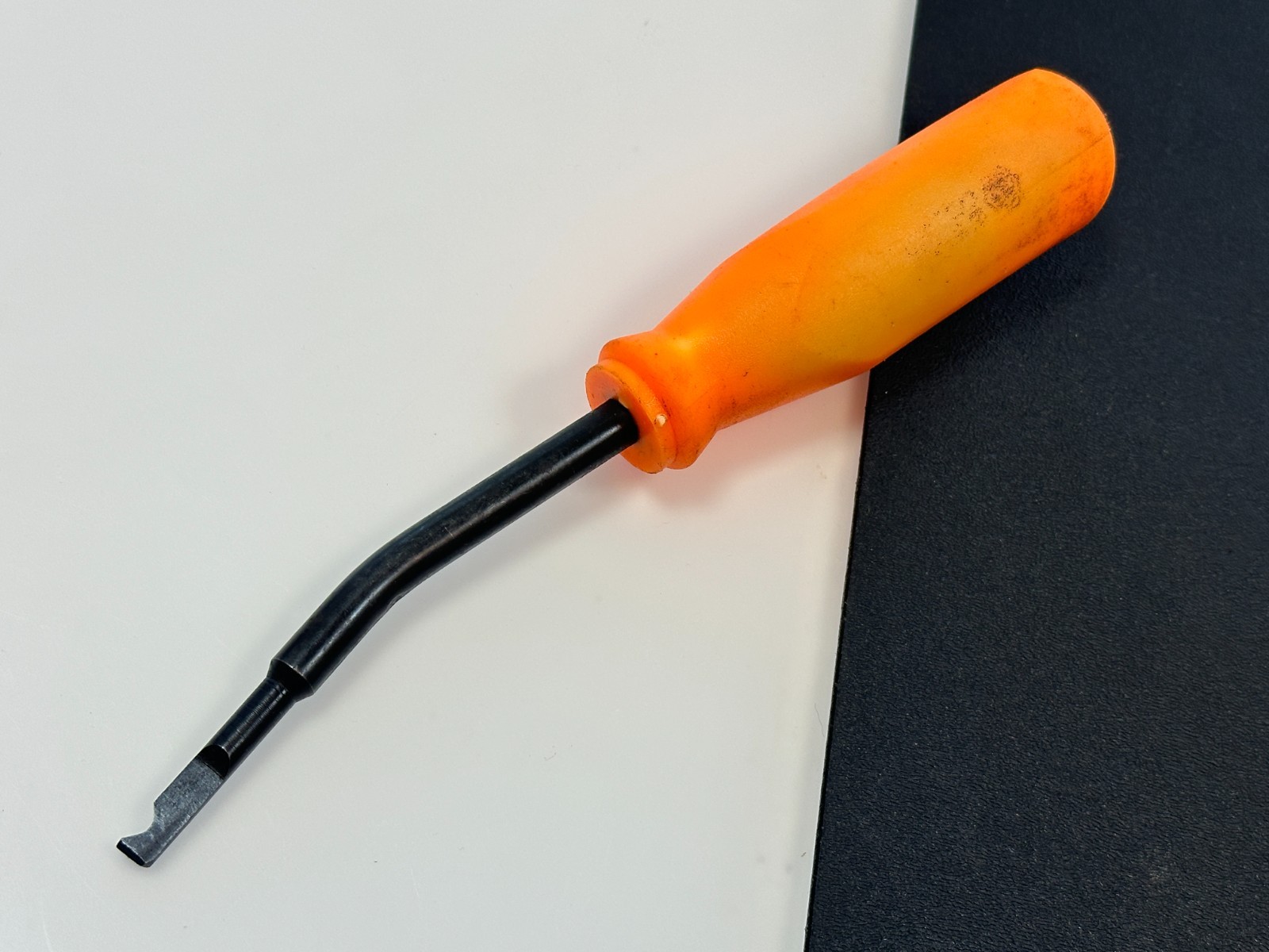 Matco Tools Witte Germany ORANGE Hard Grip Specialty Trim? Clip? Tool