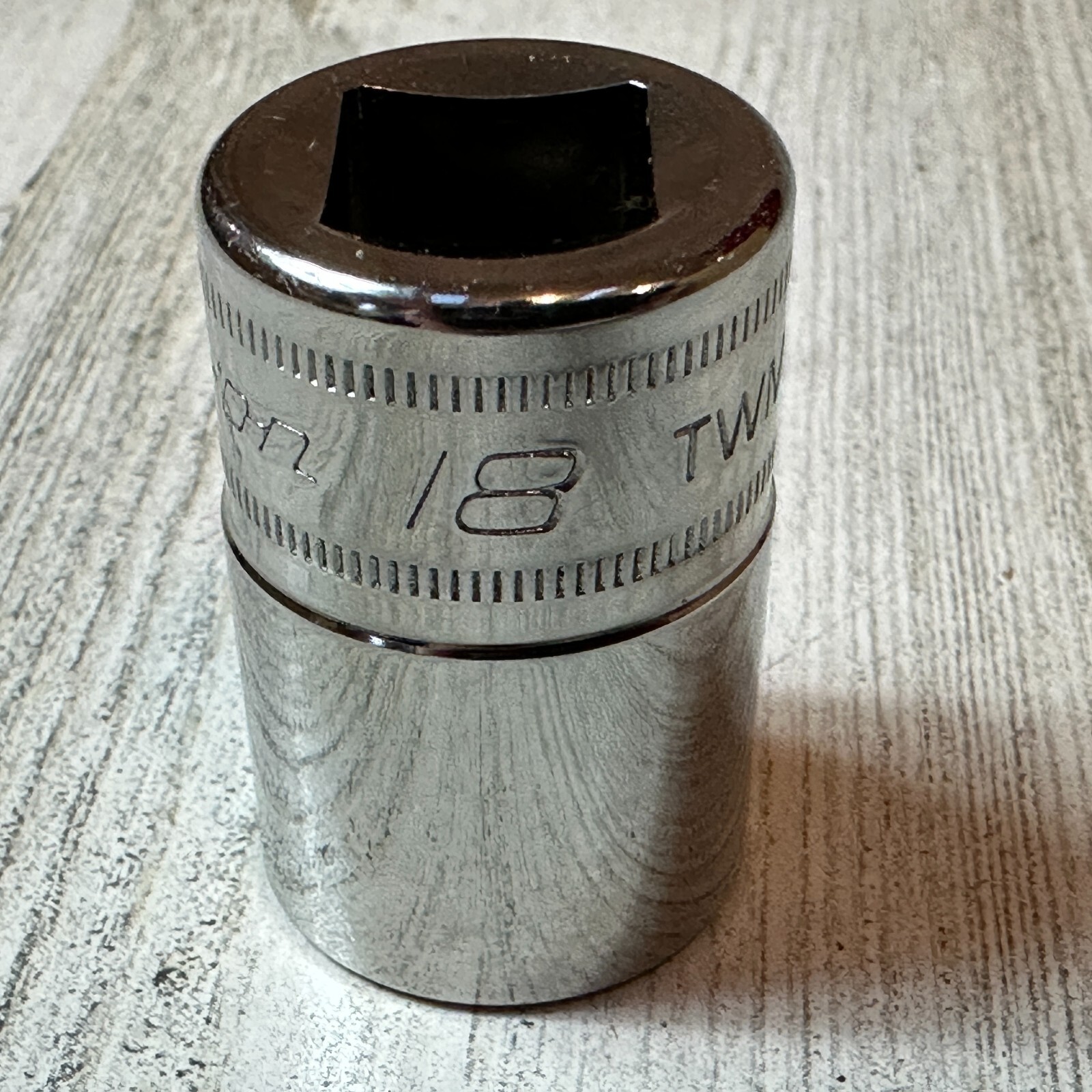 Snap On 1/2″ drive 18mm Metric Shallow 6 Point Chrome Socket TWM18 NOS
